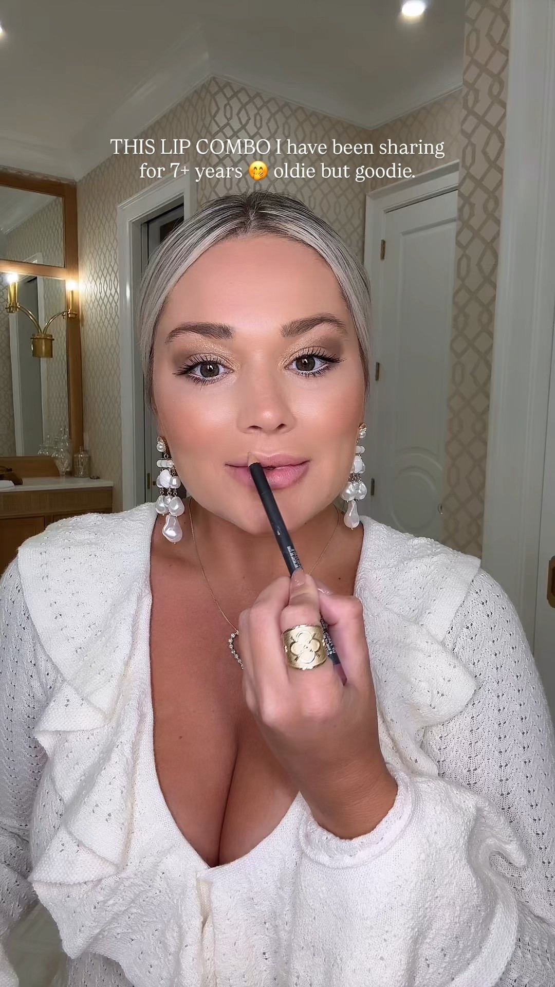 This lip combo makes me think of the start of boutique days 🤭 love it so much! 

Liner: whirl
Lipstick: creme de
Lipgloss: mac

#LTKSaleAlert #LTKBeauty #LTKFallSale