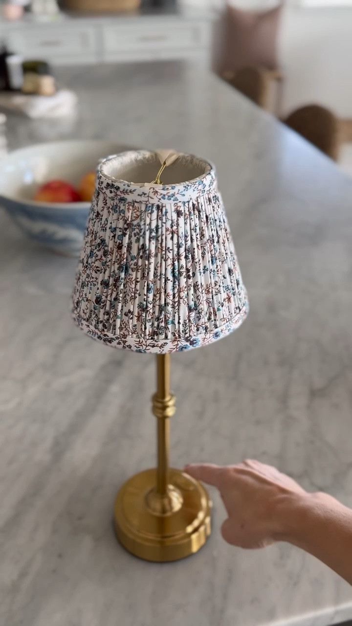 The cutest little lamp shades that fit my viral LED table lamp perfectly!! Under $20 for the lamp shade and it comes in tons of colors / florals!! The lamp is on sale too—only $38 right now!! 

#LTKSeasonal #LTKHome #LTKSaleAlert