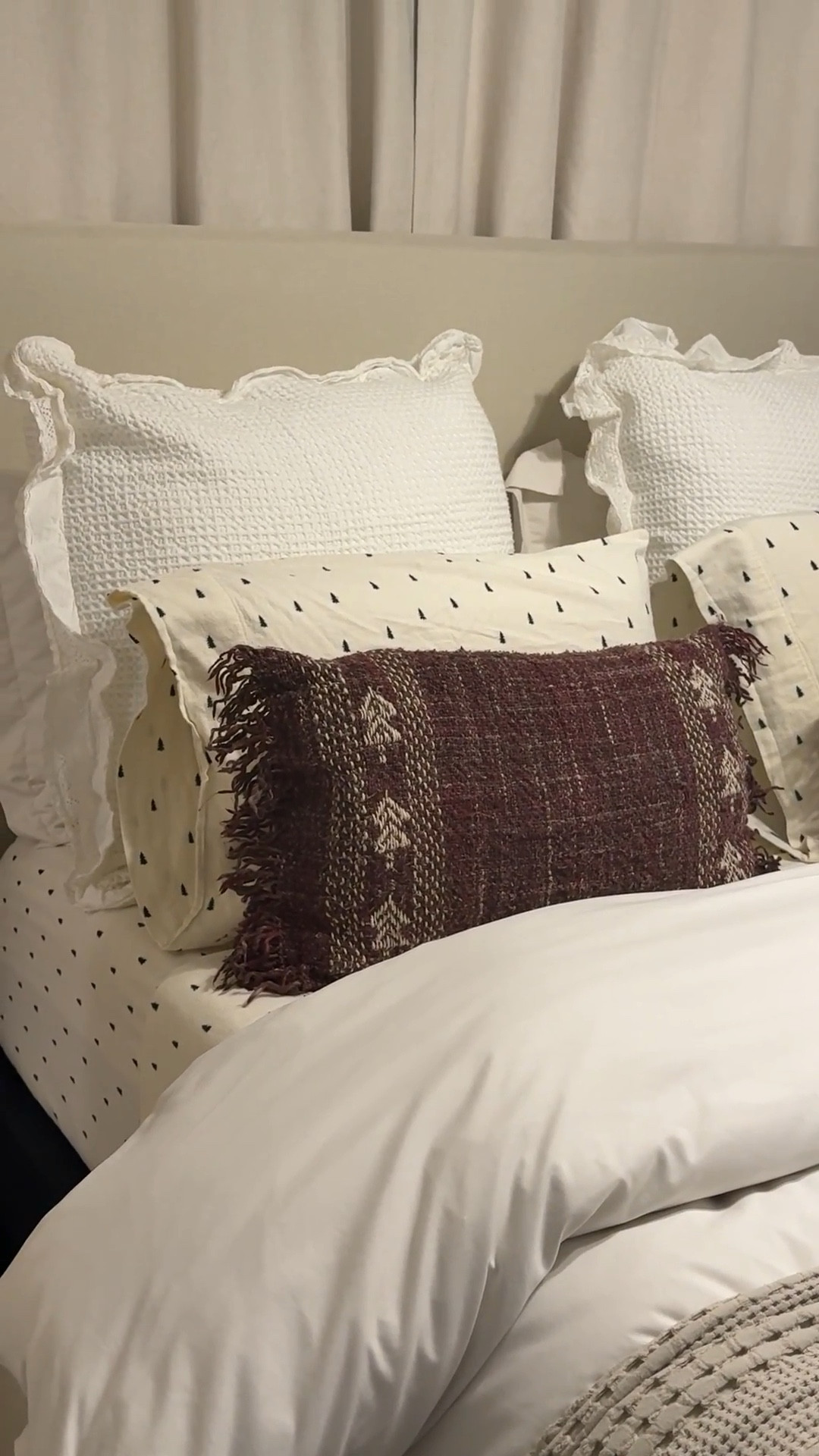 Christmas sheets are now on the bed! Linking our sheets from Crate & Barrel, and other bedding from Amazon 

 

#LTKHoliday #LTKSeasonal #LTKHome