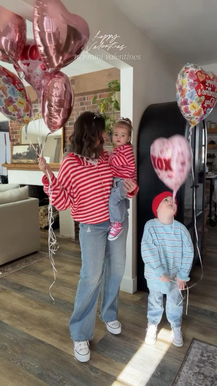 Happy Valentine’s Day!❤️🩷❤️🩷 Got to spend the morning & afternoon with my mini valentines — and the weather got into the 50s and the sun felt amazing!!!! ☀️ about to head out on a date with my main valentine and I cannot wait for some quality time with my man 💘 hope you all are having a great love day!!! 🥰🥰🥰 #happyvalentinesday #valentines #minivalentines