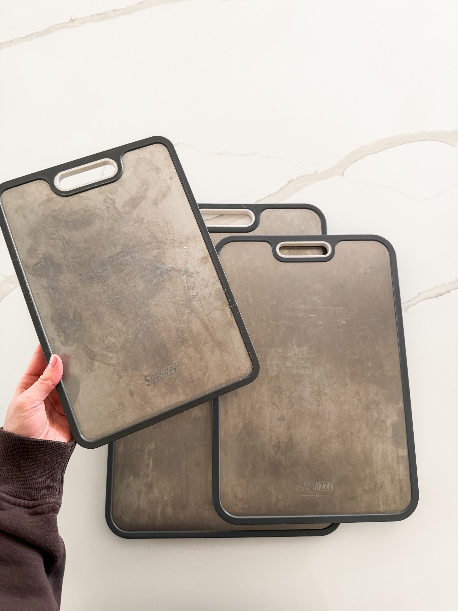 I’ve used stainless steel cutting boards for YEARS and I genuinely won’t go back 🤎
once you understand it… there’s no unseeing it.

unlike plastic (which literally breaks down into your food 😅) and wood (which can hold onto bacteria + moisture), stainless steel is non-porous, doesn’t absorb anything, and actually cleans fully.

no stains, no smells, no hidden buildup… just a clean surface every single time.

it’s one of those simple swaps that feels so much better from a health perspective—and honestly just makes sense.

#LTKcanada #LTKsale #LTKhome