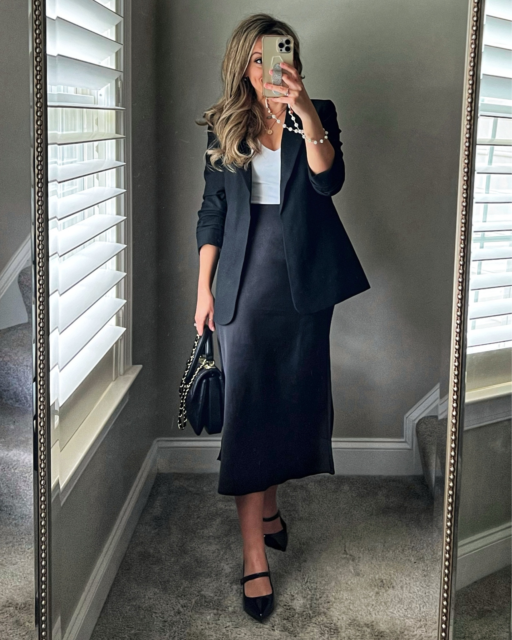 Fall work outfit

Mary Janes, slip skirt, black blazer

#LTKSeasonal #LTKWorkwear #LTKShoeCrush
