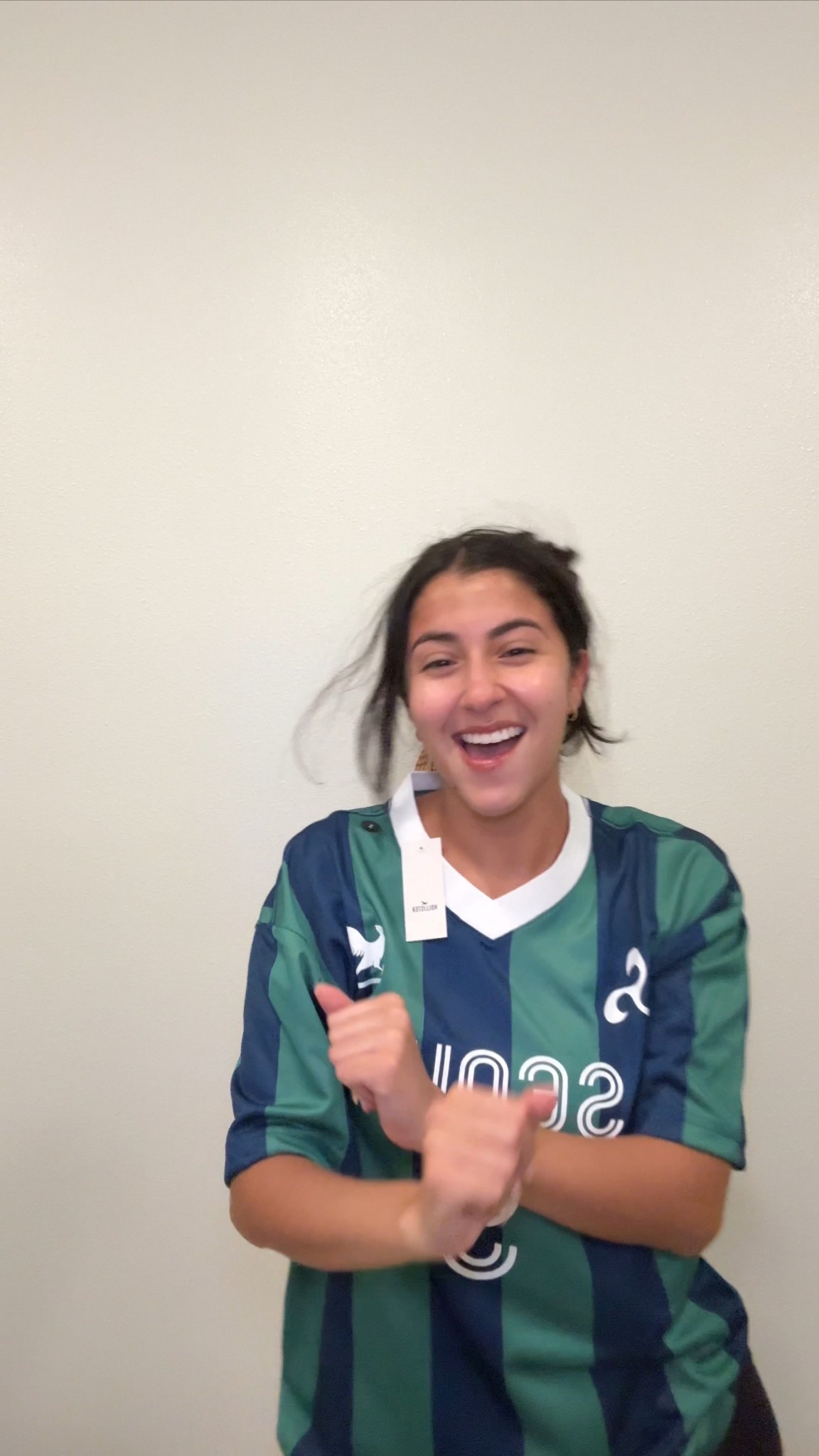 Holister Boxy Fit Jerseys! I’m wearing size smalll