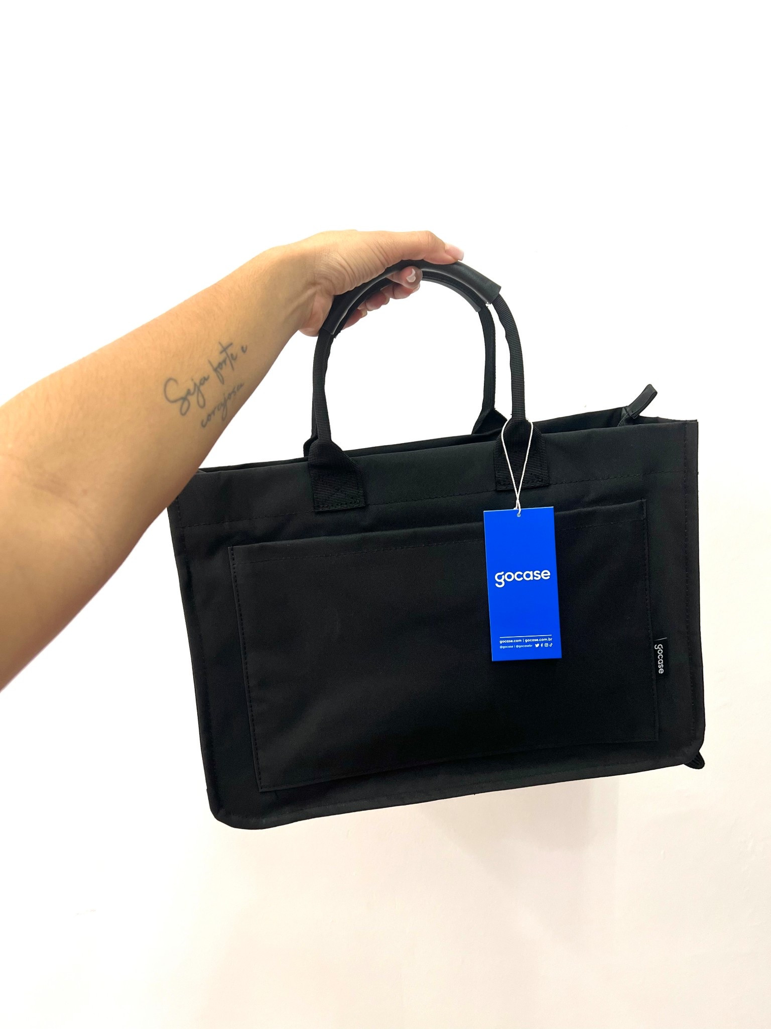A Tote Bag Mini é a escolha perfeita para quem busca praticidade sem abrir mão do estilo. Com design funcional, ela foi pensada para tornar seu dia a dia mais fácil e organizado.😍

#LTKpromo #LTKbrasil #LTKbeleza