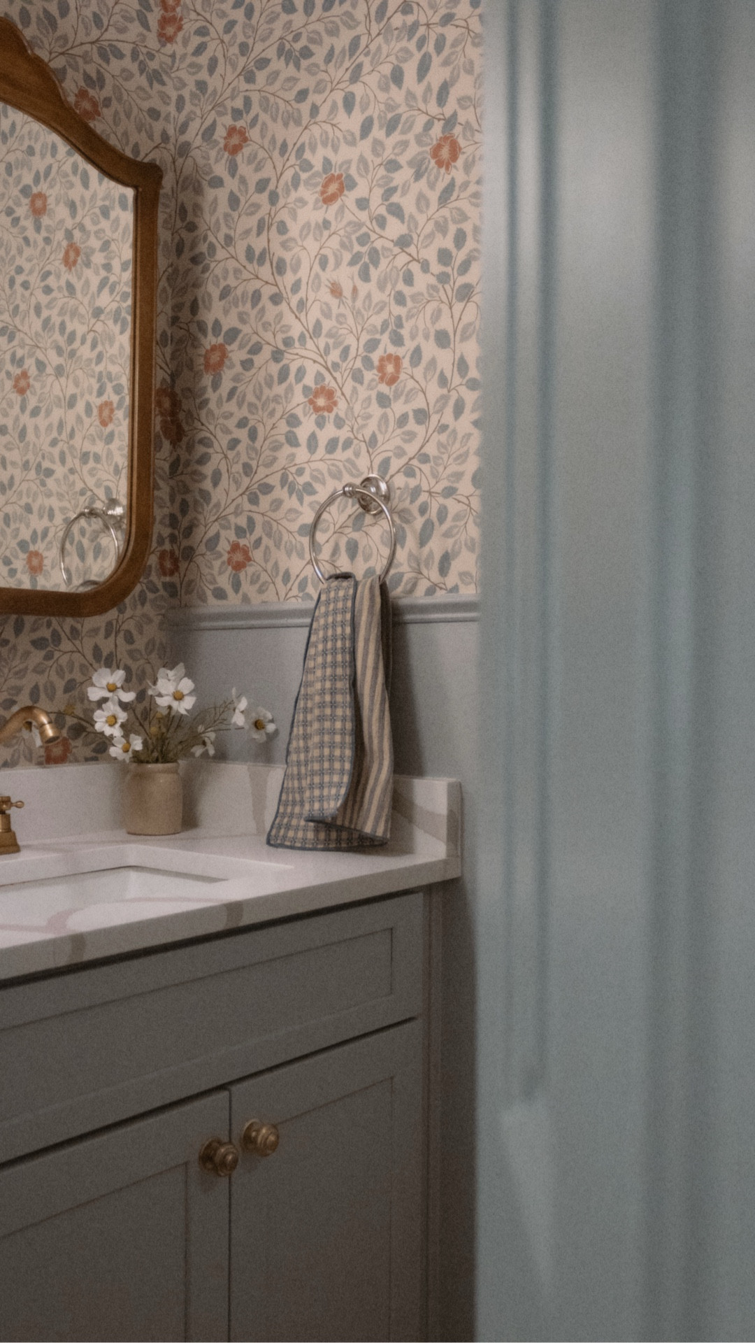 Powder bathroom makeover 🩵✨😍

#LTKHome