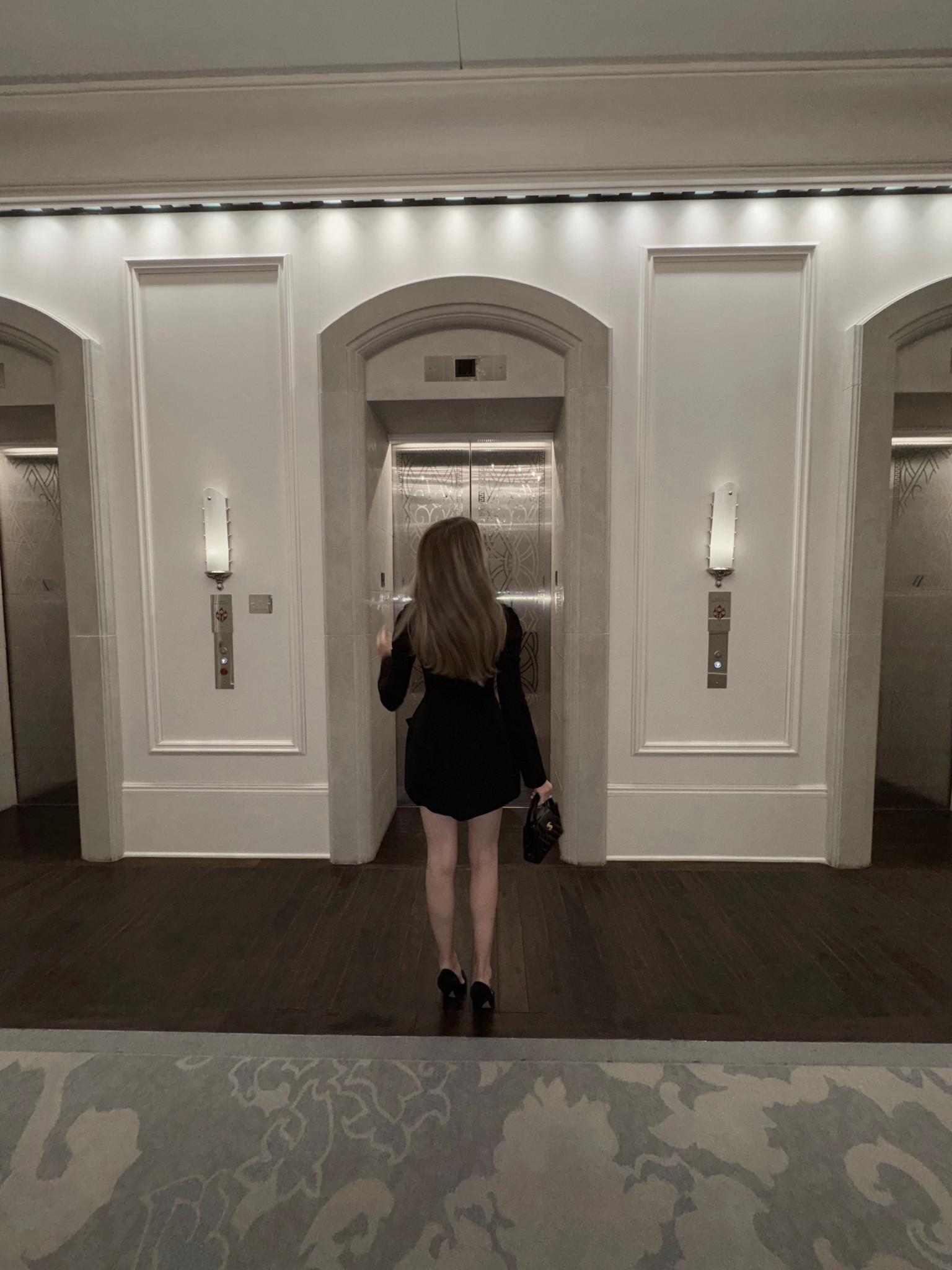 Mini dress season 🤍