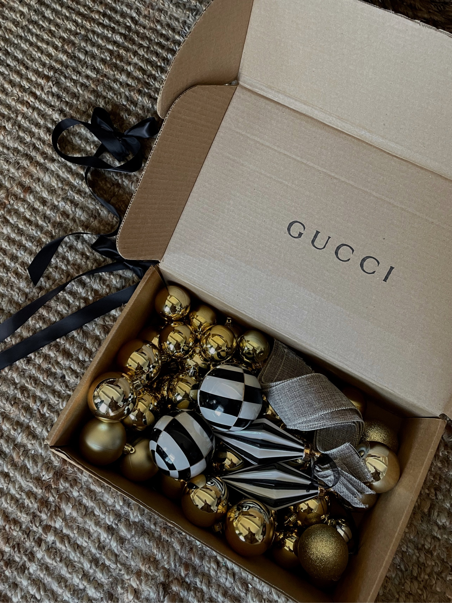 Black and white ornaments for this holiday season 

#LTKSeasonal #LTKHoliday #LTKhome