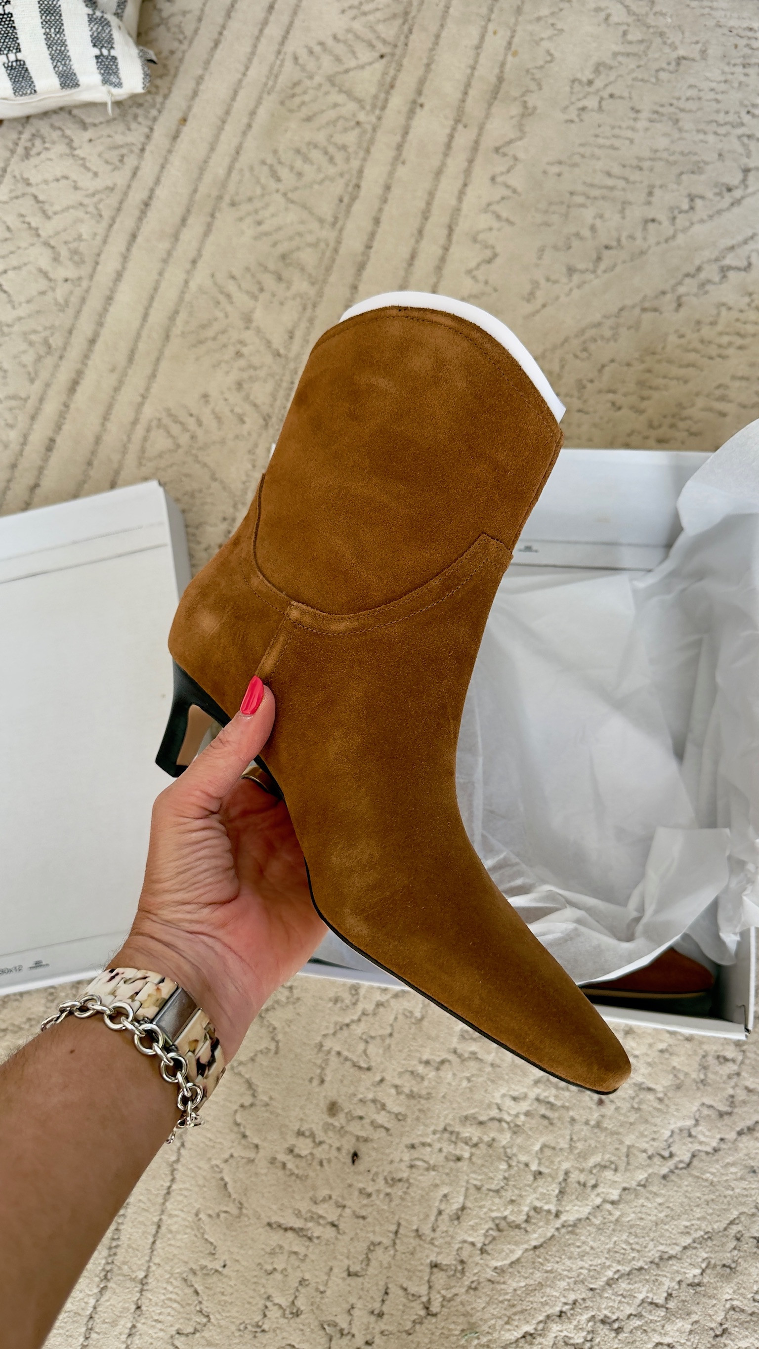 Nordstrom Anniversary sale finds I had to try!

Nordstrom, NSale, Anniversary sale, midsize fashion, boots, fall shoes, suede boots, mini boots, women’s shoes

#LTKSaleAlert #LTKShoeCrush #LTKStyleTip
