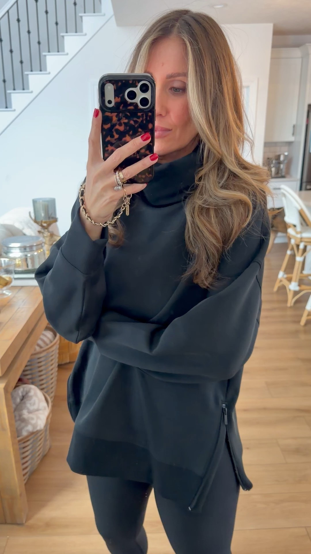 Size medium tunic 

#LTKOver40 #LTKMidsize #LTKActive