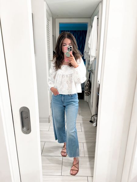 Eyelet top xsmall
Wide leg jeans 25 petite 

#LTKstyletip #LTKfindsunder100