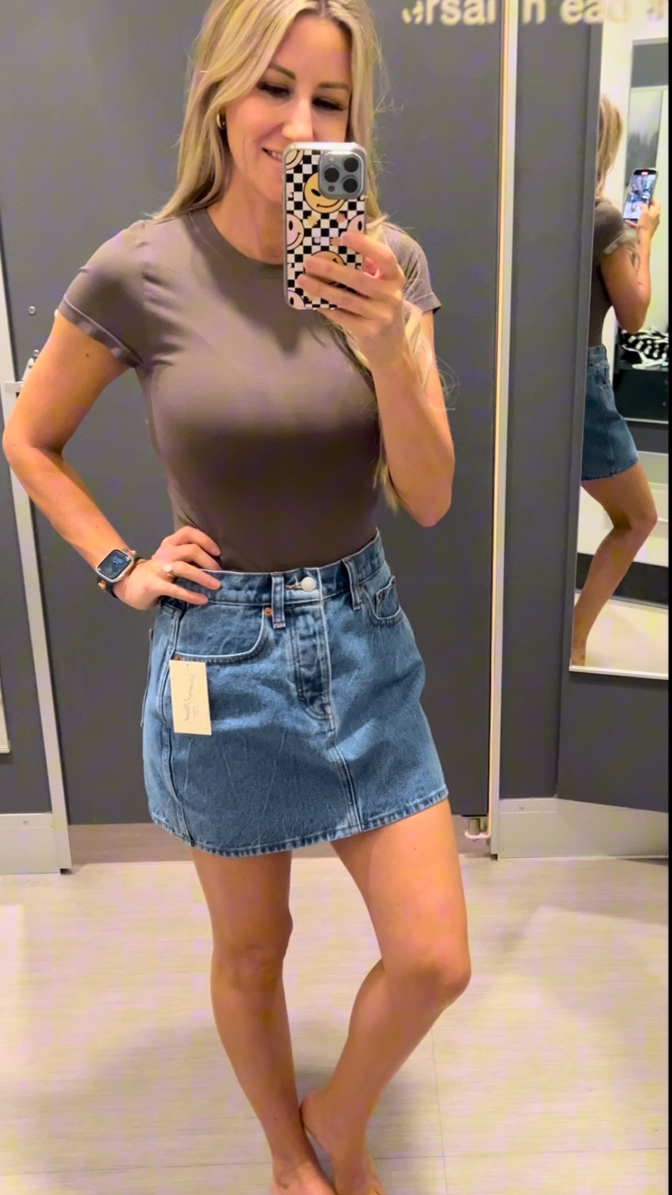 Short denim skirt size 25
Bodysuit XS