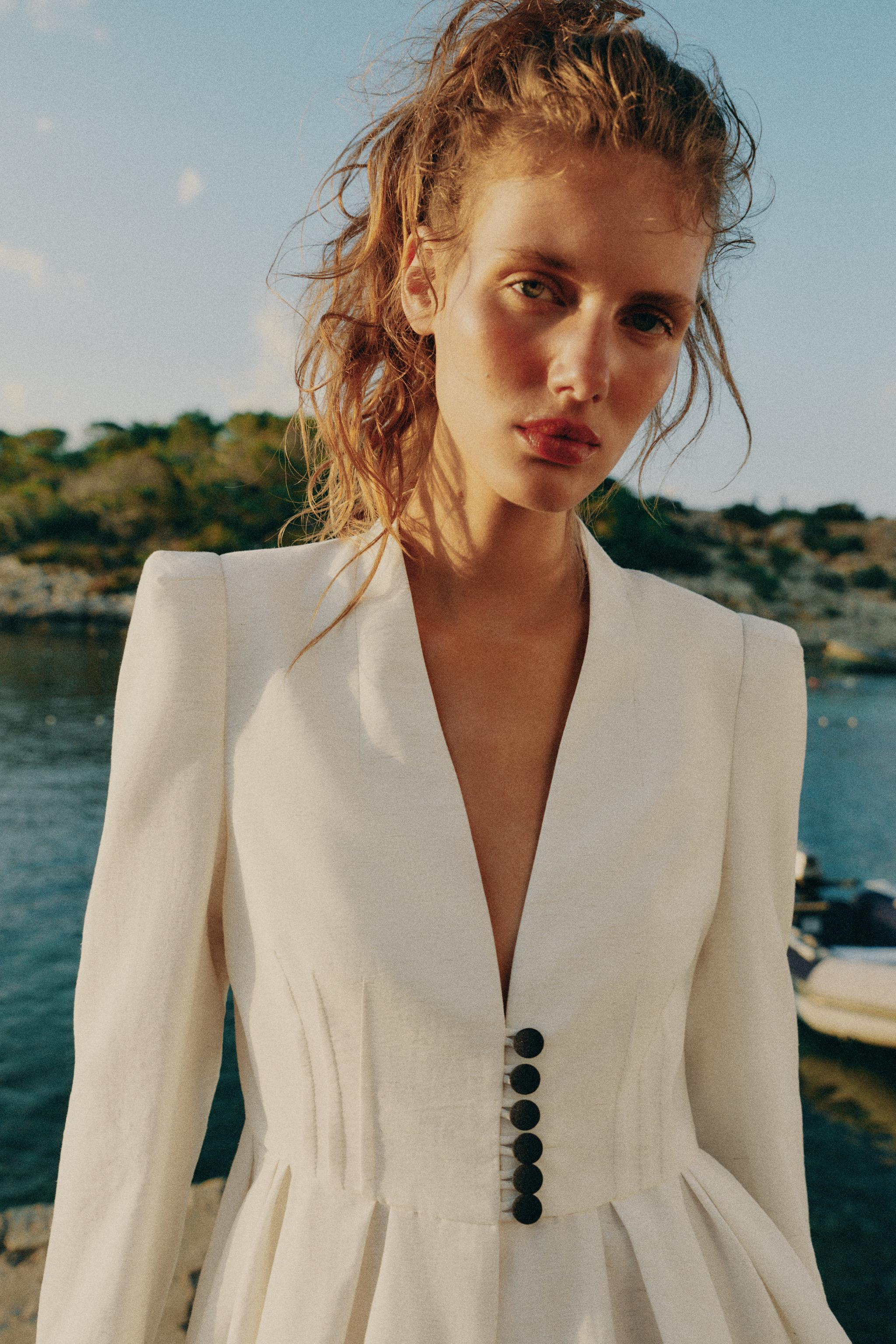 FITTED BLAZER WITH SHOULDER PADS | Zara UK