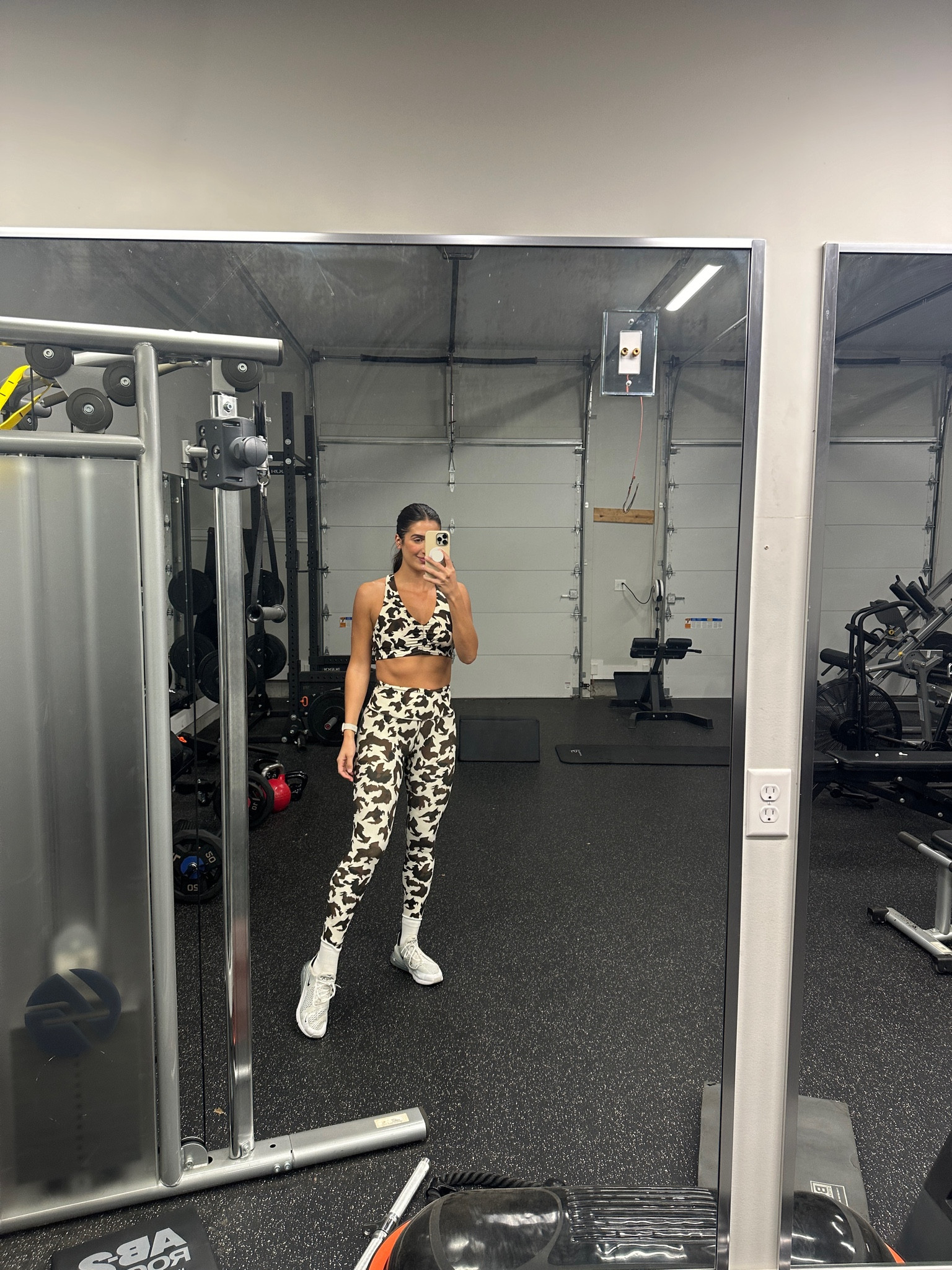 About to get today’s workout in, wearing @caliafitness! Love this Essential cinch bra and 7/8 legging. This print just launched! #calia #alwaysforwardtiktok


#LTKfitness