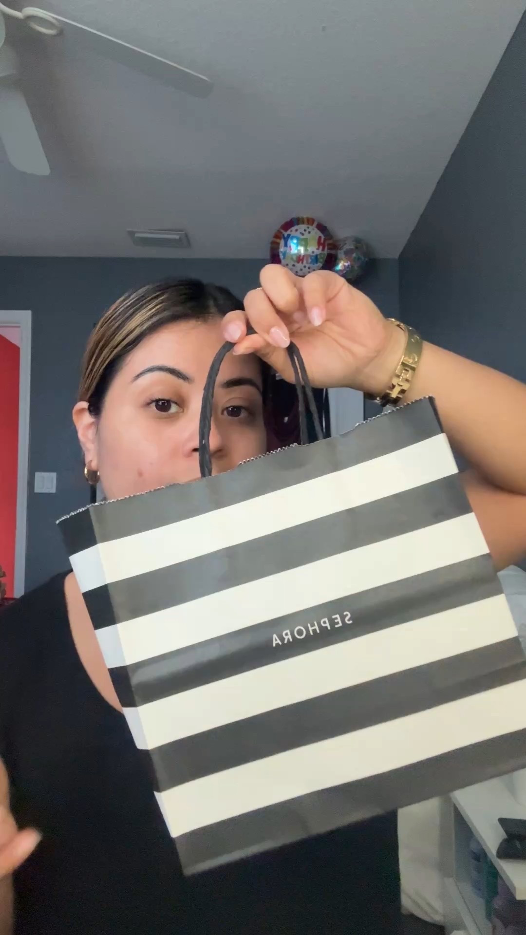 Last day of September! Here’s a little Sephora haul- just picked up my must have products. 

Got another scent in the Ouai dry shampoo, a travel size Rhode glazing fluid, the best eye patches ever & sunscreen. 

Love keeping my favorite skincare products  on the travel size since I’m always on the go. Sunscreen is a must for me and Supergoop is the best for my skin. 

Dry shampoo, eye mask, skincare, hair care, hair, beauty products, beauty

#LTKBeauty #LTKTravel #LTKFindsUnder50