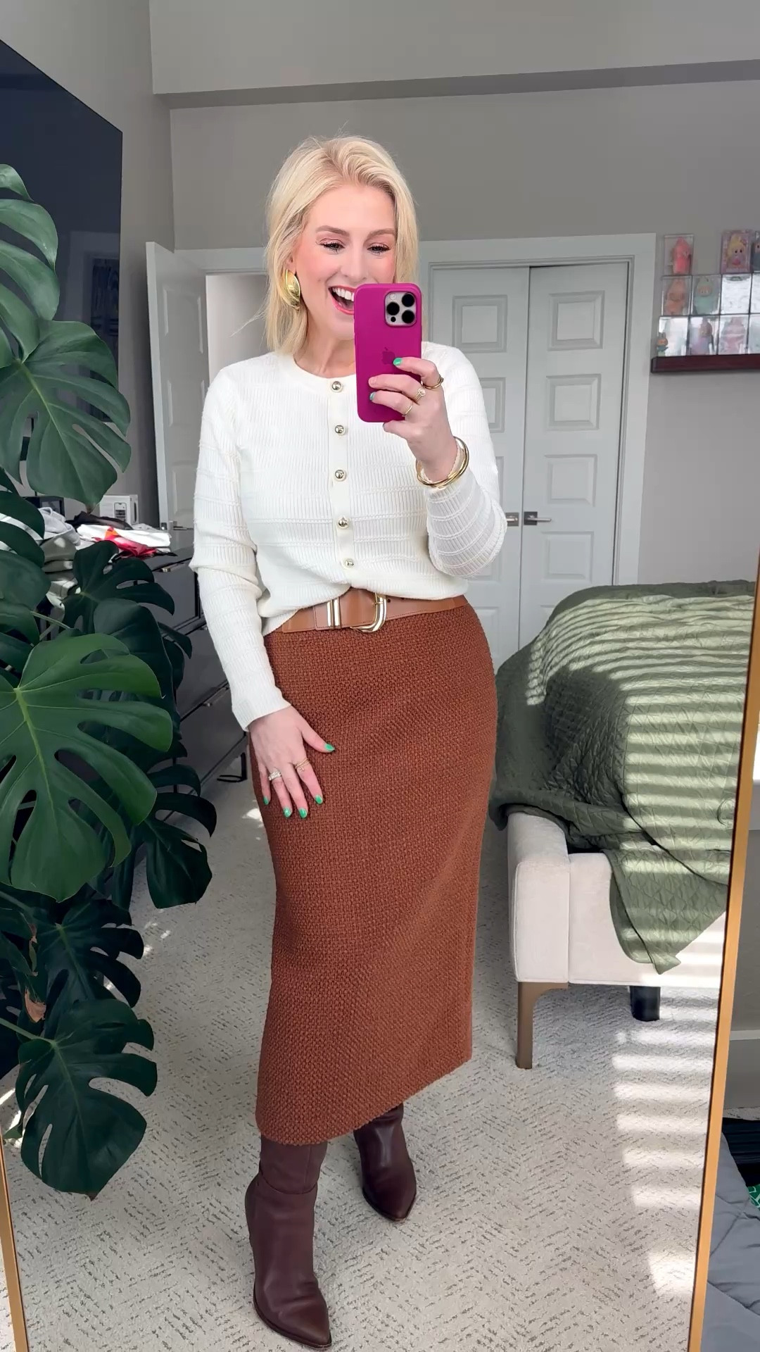 Walmart did it again 👏 This cream cardigan is one of those pieces you’d swear is from JCrew… but it’s actually from Walmart. The texture, the gold buttons, the fit… all giving polished, expensive vibes without the price tag.

Linked everything for you below. I’m in a size Medium   🤍✨

#LTKWorkwear #LTKMidsize #LTKootd