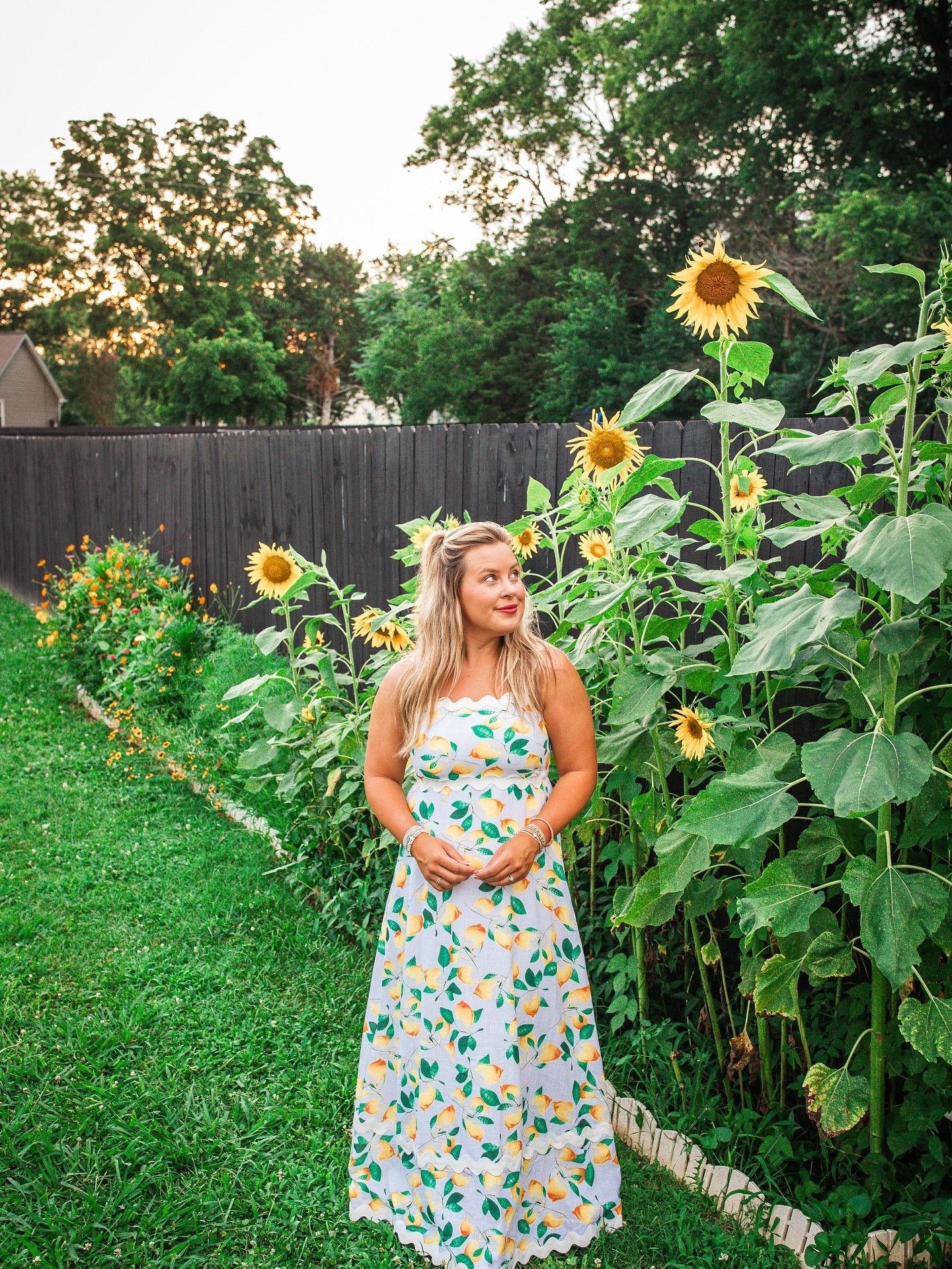 Hi everyone🌻My sunflowers are taller than me now 🌻🦋⭐️✨I never knew growing a garden would bring me so much joy. My daughter runs to the yard and says “mommy mommy look we have sunflowers!” 🌻 I hope she remembers these moments forever because I know I do. 

Here are some magical snaps of our backyard! Pumpkins 🎃 are coming next ! Eeeeekk #inmygardentoday #ilovemygarden #cutflowergarden #raisedgardenbeds #sunflowersofinstagram #gardenideas #nashvilleinfluencer 

Garden, garden ideas, gardening