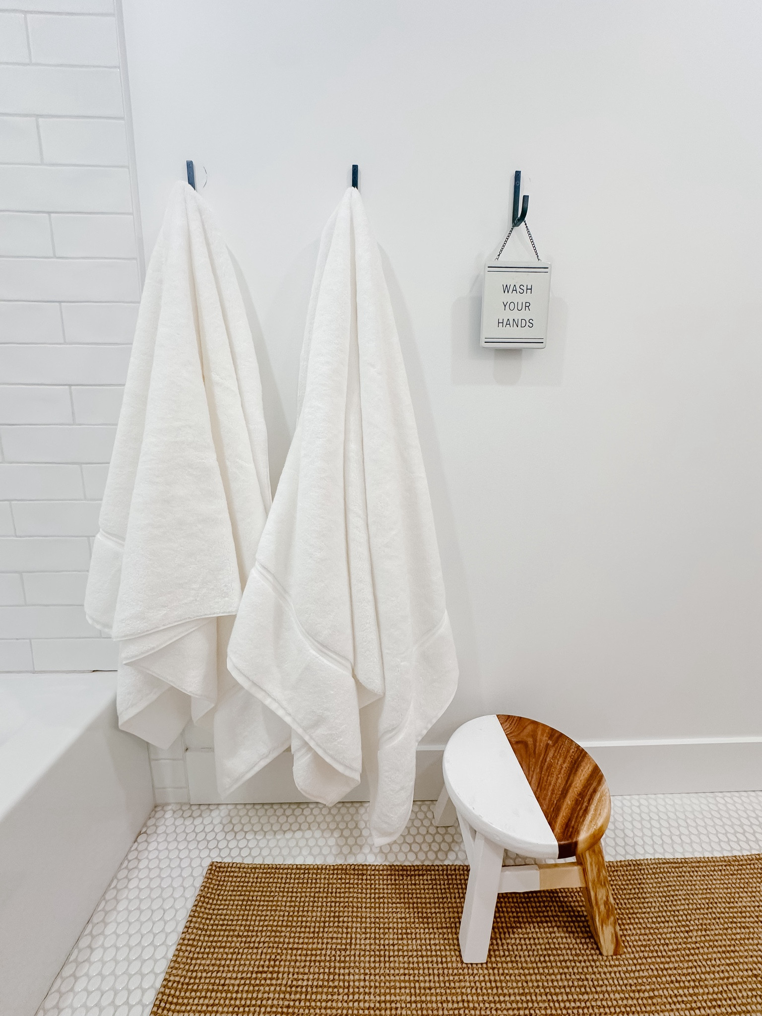 Bathroom decor

Wood stool, oversized spa plush bath towels, jute soft washable rug 

#LTKHome #LTKSaleAlert #LTKFindsUnder50