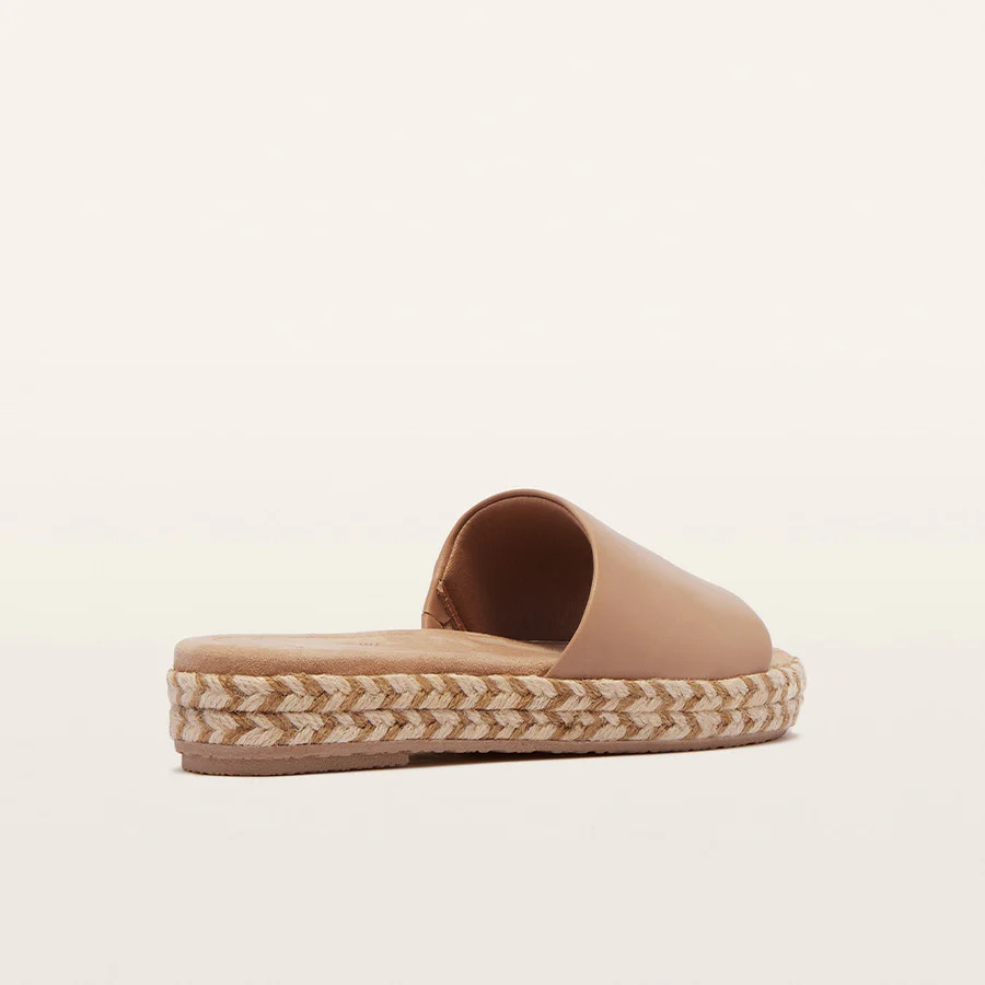 Lucia Camel Slides | FRANKIE4 | FRANKIE4