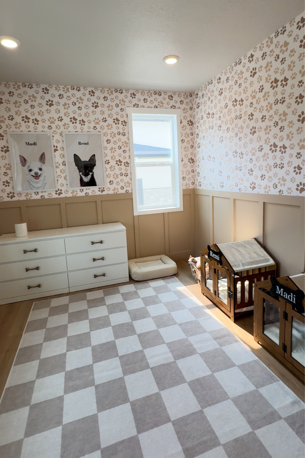 Linking below the rug, dog beds, and wallpaper!! Use code ‘THESTADLERFAM’ for 10% off on Ruggable🙌🏼