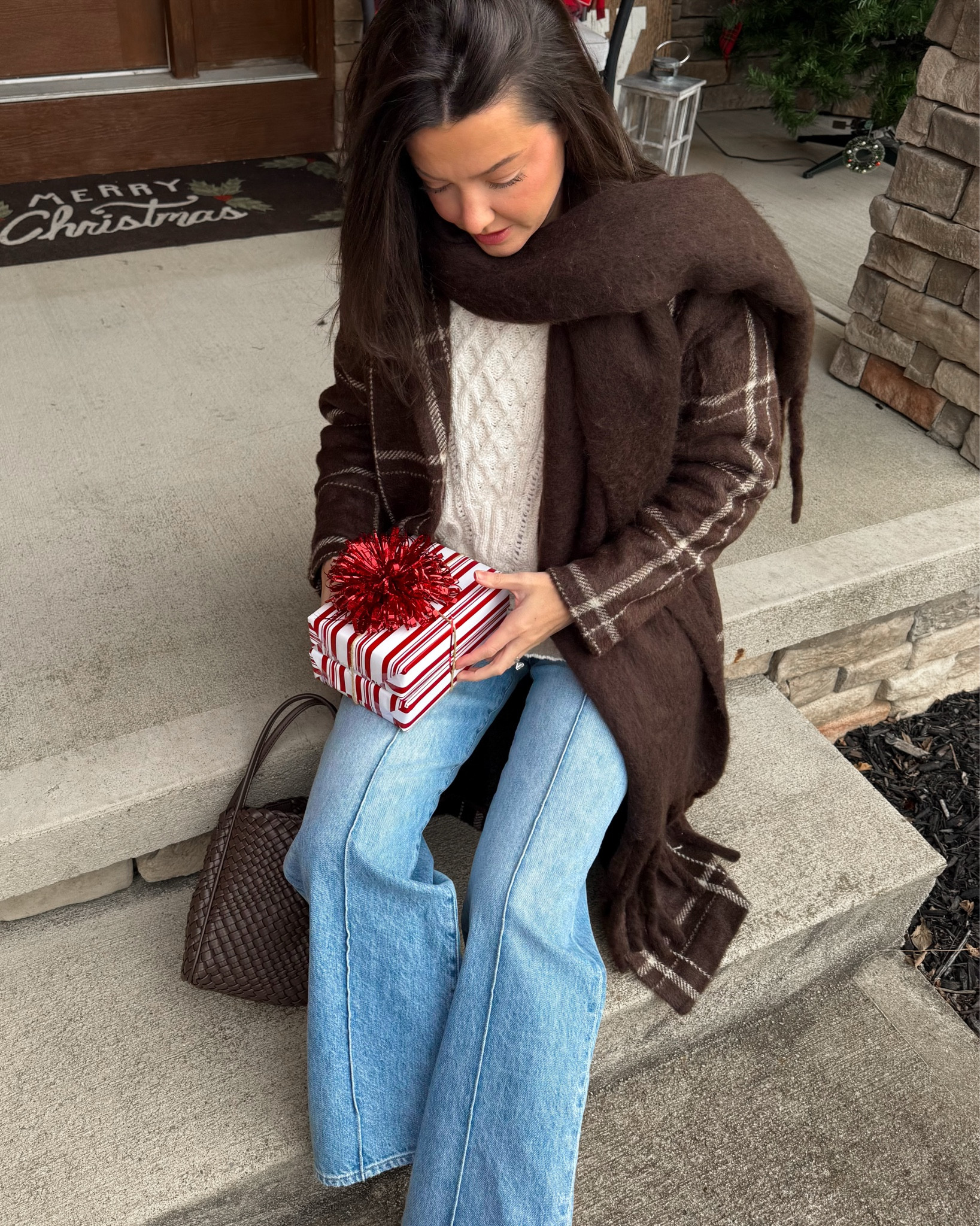 I’m 5’7 wearing size small in the coats, medium in the sweater and true size 25 reg in the jeans 