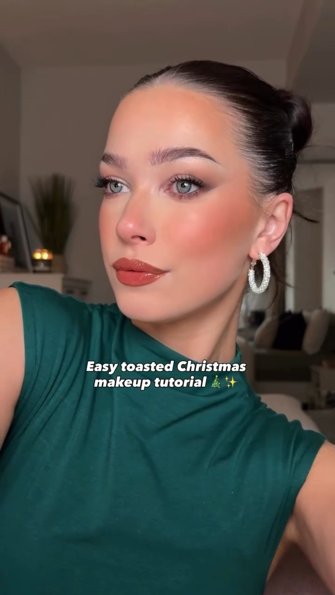 Easy toasted Christmas makeup tutorial 🎄✨

Warm, sparkly, and elevated from your everyday look using just 3 simple eyeshadow shades! I promise this makeup tutorial is THAT easy!!
This is for my girls for Christmas dinner, friendsmas, or a fun holiday party 🤍

Should I also drop the base tutorial!? 👀✨

Product details: 
@farmacybeauty honey halo
@maybelline super lock brow gel
@narsissist soft matte concealer- vanilla
@patricktabeauty major dimensions III palette 
@colourpopcosmetics super shock shadow
@nyxcosmetics_canada epic wear gel liner 
@essencemakeup lash princess mascara
@velourbeautyofficial xtensions clusters
@garniercan micellar water
@makeupbymario surreal skin foundation- 3C
@saiebeauty slip tint concealer-2
@saiebeauty sun melt bronzer- light 
@saiebeauty dew blush- rosy 
@lauramercier translucent powder 
@benefitcanada hoola bronzer 
@makeupforever 600 anywhere caffeine pencil 
@tartecosmetics maracuja lip plump- honeysuckle 

#makeuptutorial #christmasmakeup #christmasmakeuplook #friendsmas #officechristmasparty #easymakeuptutorial #beginnermakeuptutorial #smokeyeye #holidaymakeup #newyearsmakeup #nyemakeup #datenightmakeup #softglam #halflashes #patricktabeauty #saiebeauty #torontomakeupartist