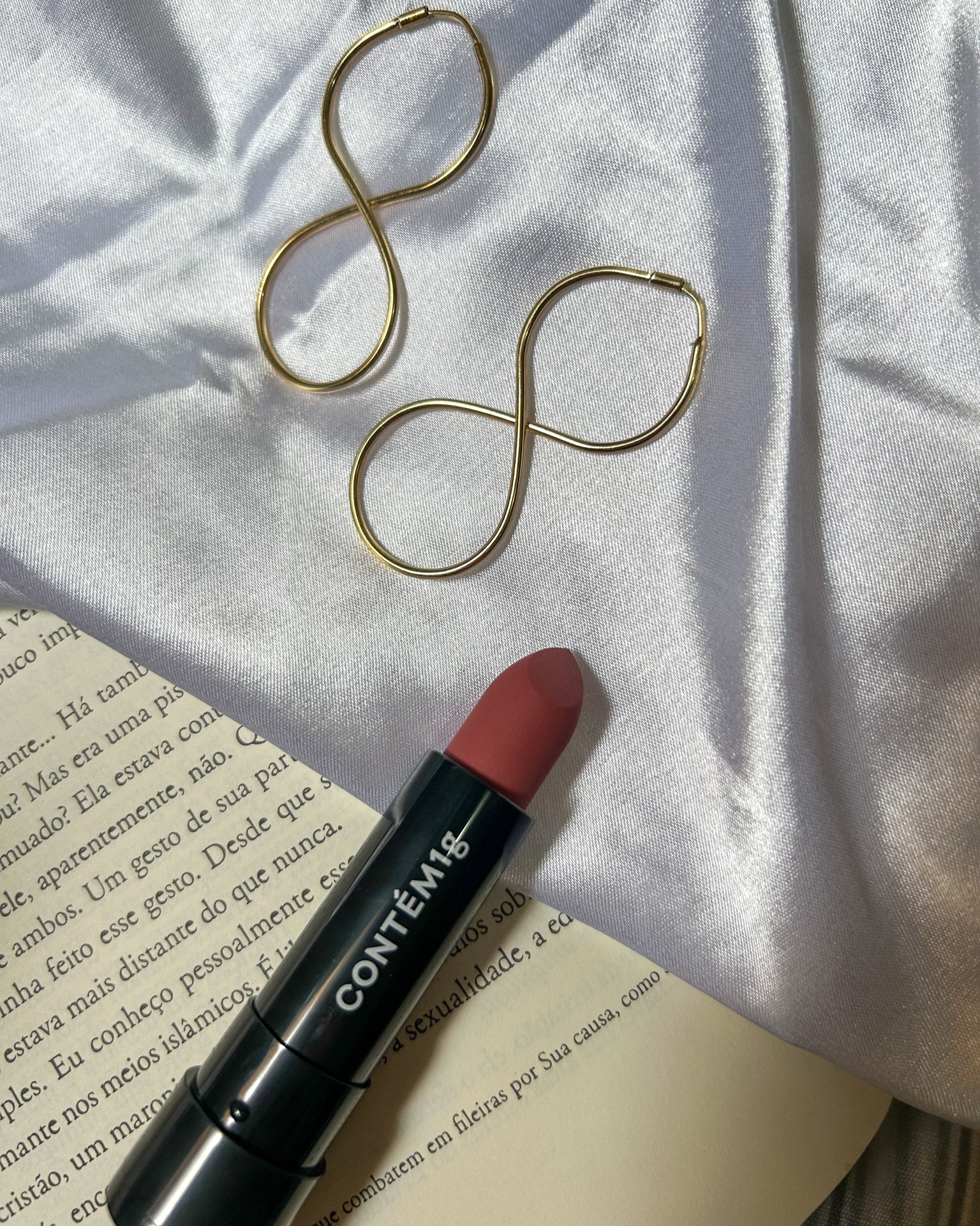 C L Á S S I C O 💋 um nude rosado matte, com textura cremosa e de fácil deslizamento. Extremamente coringa e pode servir de fundo para um gloss! 

#LTKbrasil #LTKbeauty
