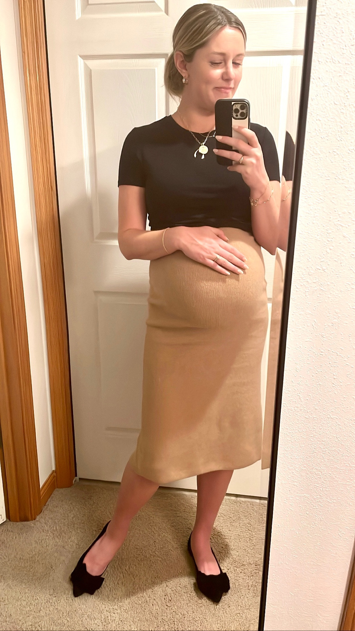 Jack Rogers = 40% off
Mejuri = 20% with $150 spend 
Jane Win = Free Gift with purchase
The skirt & top are aritzia - not on ltk

#LTKCyberweek #LTKsalealert #LTKHoliday