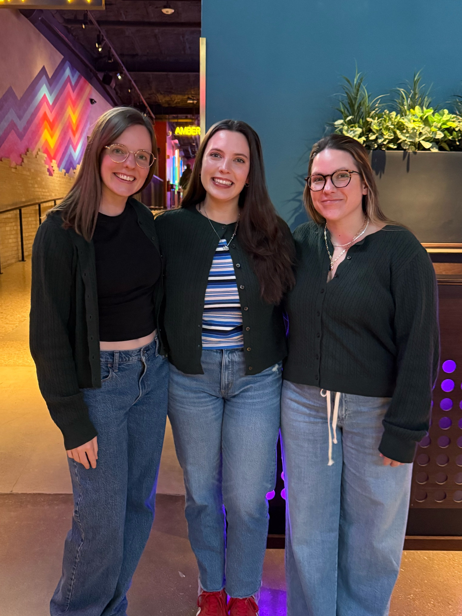 Sisters… the original influencers 