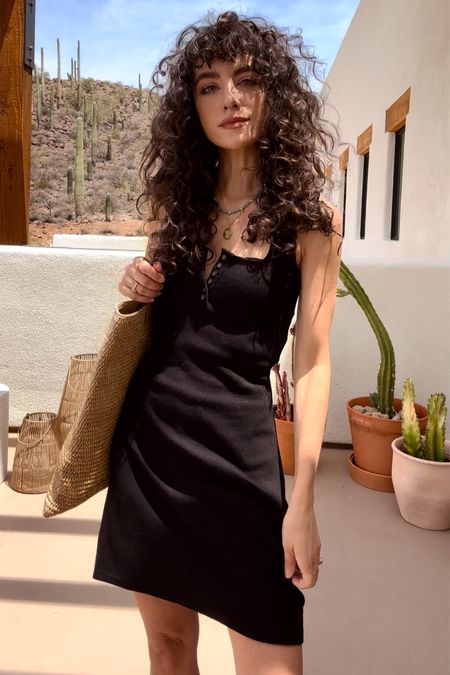 Casual summer style - Sezane tank dress - T-shirt dress - black dress - turquoise necklace - gold jewelry - basket bag