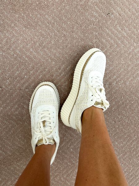 White Comfy Shoes
sneakers | gym shoes | neutral 

#LTKshoecrush #LTKfindsunder100 #LTKfindsunder50