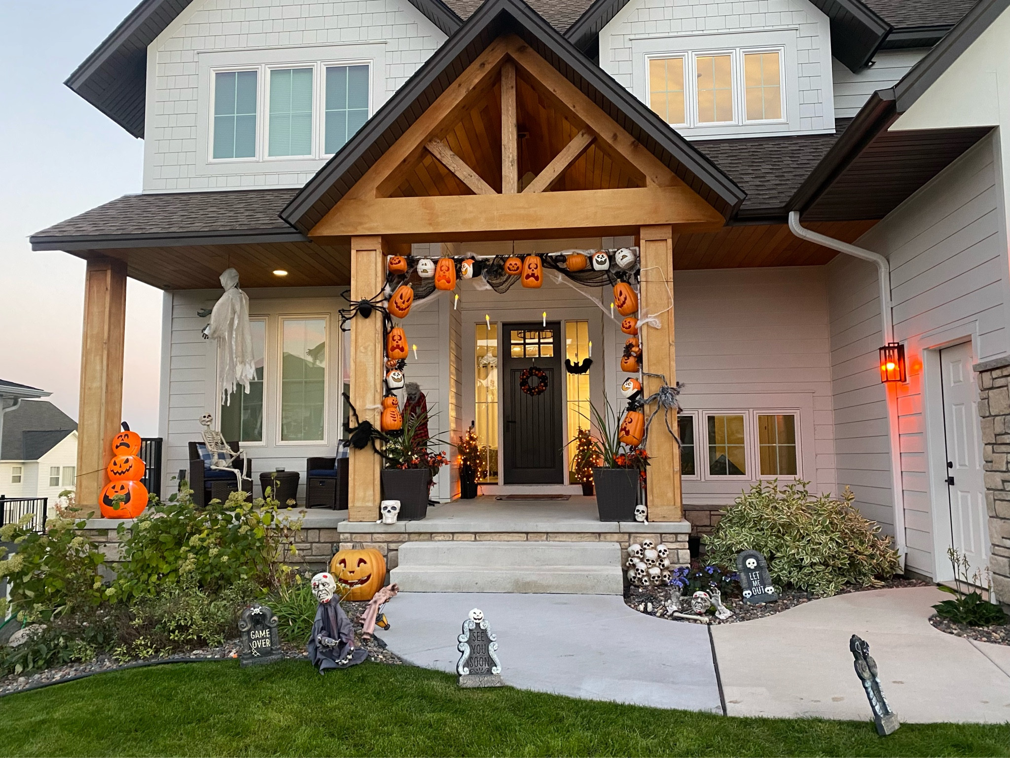 Inspired by #macyblackwell 🎃 loving our Front Porch Halloween decor!

#LTKHoliday #LTKhome #LTKHalloween