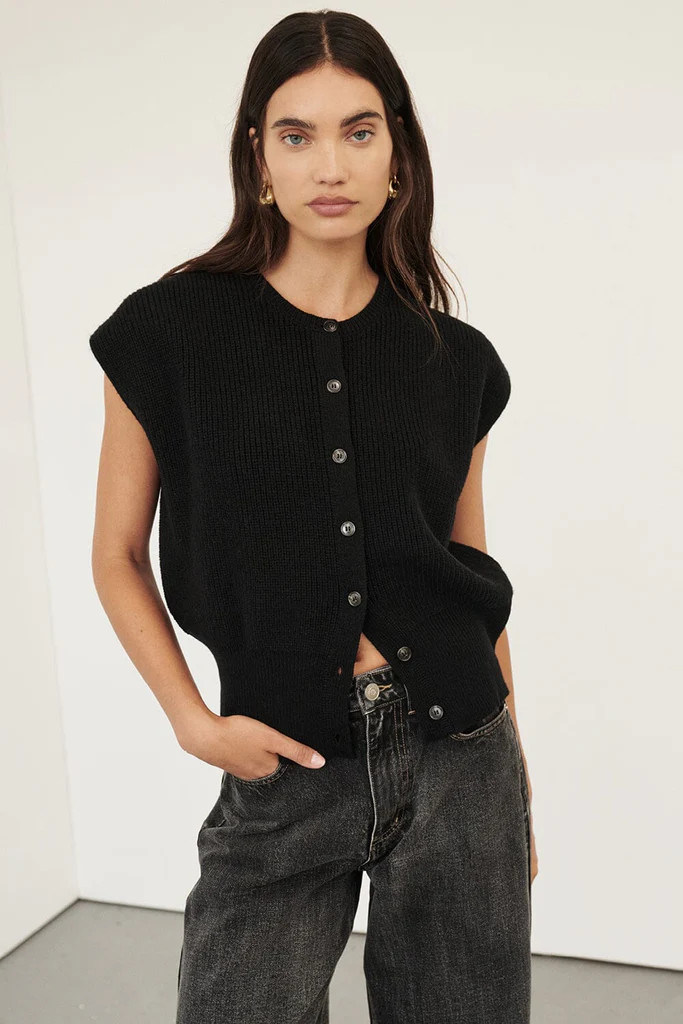 KATE BLACK KNIT VEST | DISSH