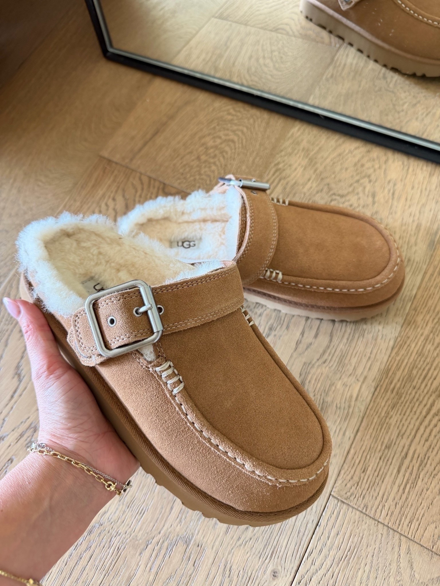 Weekly top seller! 

The IT girl Uggs of the season! Definitely grab them if you want them because they’re selling fast

#LTKOver40 #LTKPetite #LTKootd
