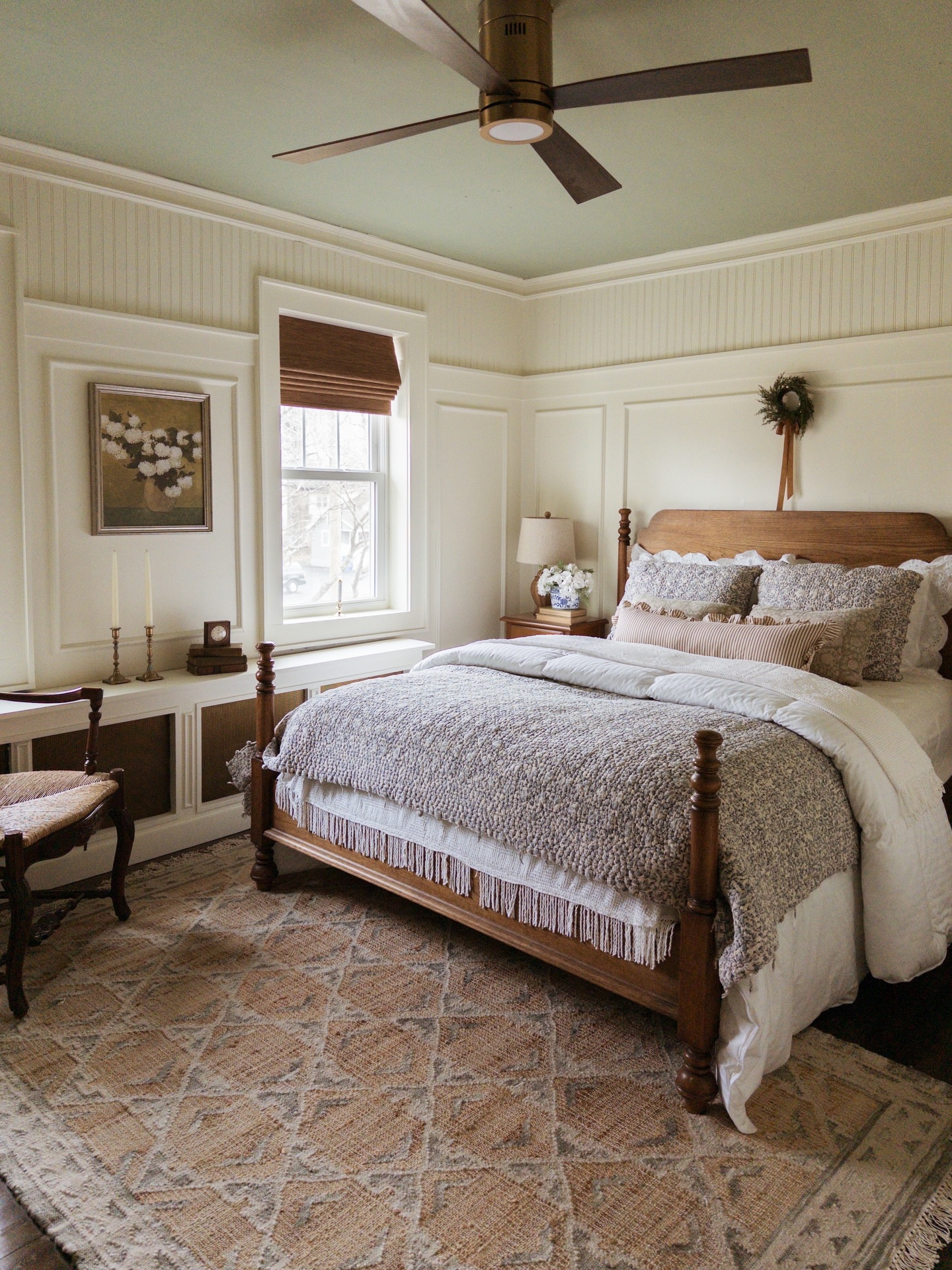 Which version of this room would you choose for Christmas, the deep blue from two years ago or the lighter room today? Two Christmases ago this space was wrapped in moody blue and candlelit glow. Now it feels softer and brighter, reflecting a very different season of life. The lighter room is our most current and this year our holiday decorating will be minimal, just small touches here and there. Things have been heavy and some days are harder than others, but we are still choosing gratitude in the middle of it all. Tell me your favorite. There is no wrong answer. 🤍

#oldhouselove #christmasdecor #holidayinspo