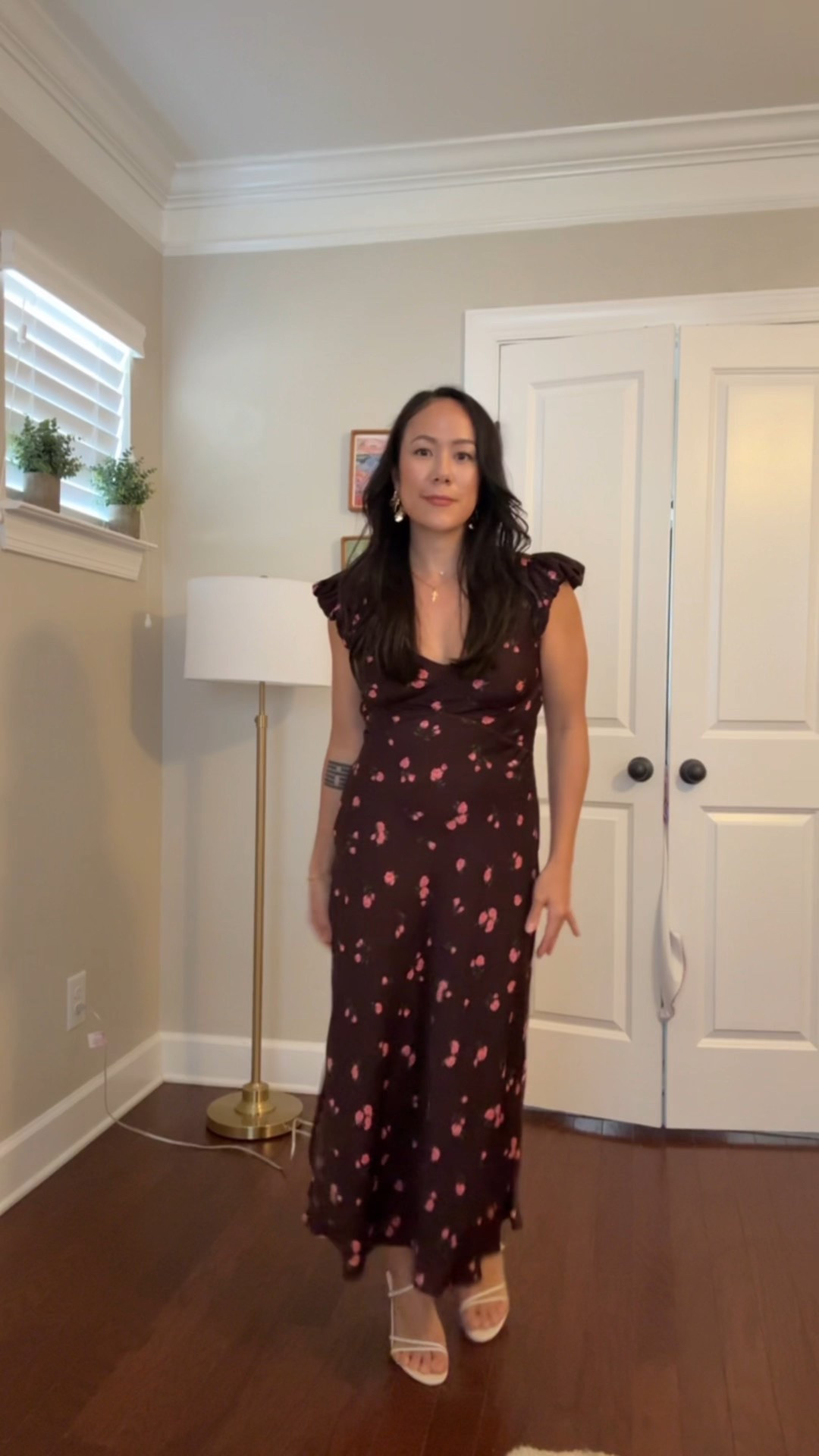 US 4 is the size of this dress. Shoes size 7, true to size  

#LTKPetite #LTKFallSale #LTKParties