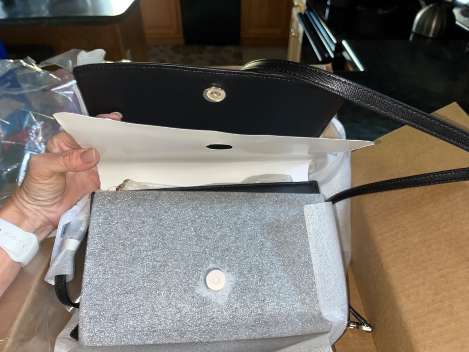 kate spade new york Carson Saffiano Leather Convertible Crossbody | Amazon (US)