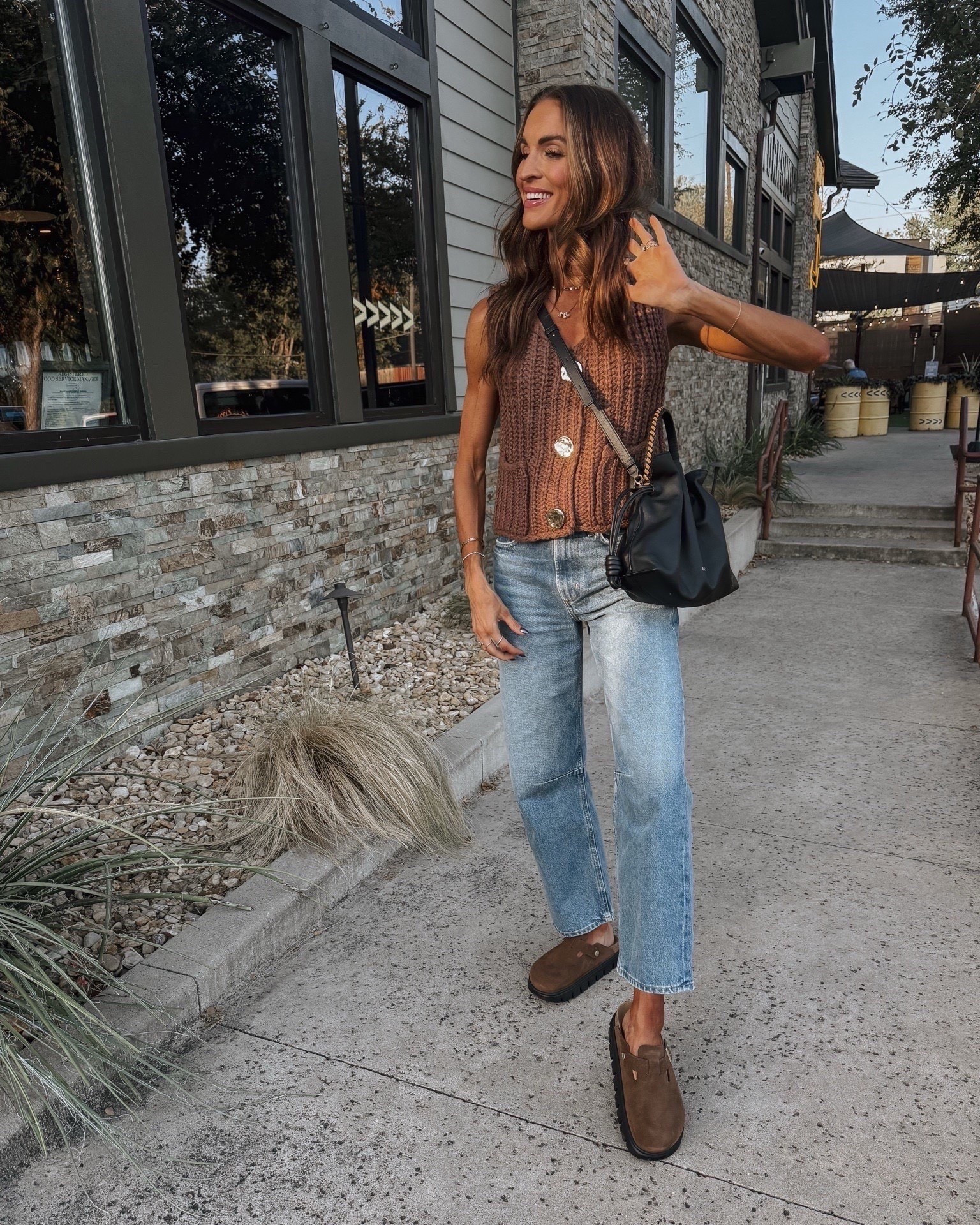 some of the BEST wide leg / barrel leg jeans 20% off rn! 🙌🏼 run tts 

#LTKSaleAlert