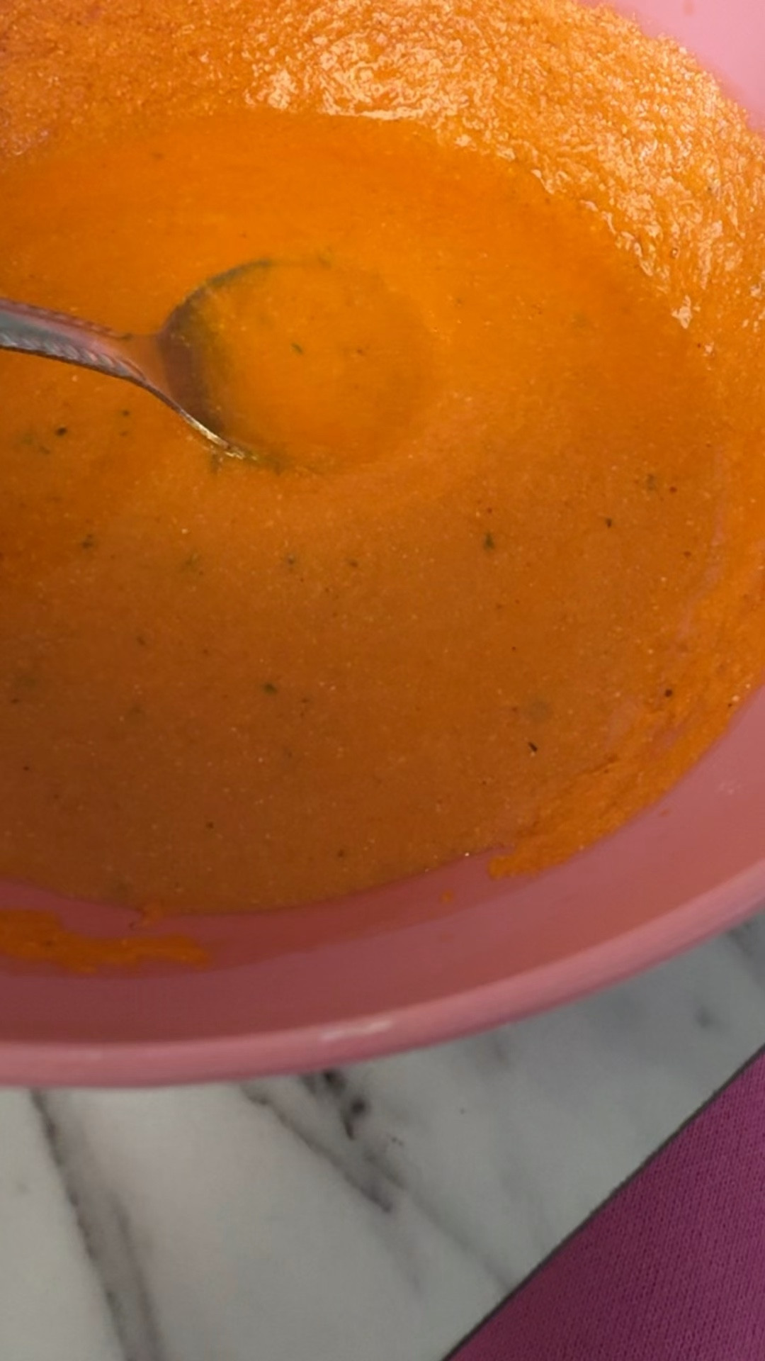 High protein tomato soup 

•	2 cups marinara sauce (any kind you like)
	•	1–1½ cups bone broth (chicken or beef)
	•	½–1 cup cottage cheese
	•	1–2 cloves garlic (optional, but good!)
	•	1 tbsp olive oil or butter
	•	Salt & pepper (to taste)
	•	Optional add-ins:
	•	Fresh basil or dried Italian seasoning
	•	Pinch of red pepper flakes
	•	Splash of cream or milk (if you want it richer)

#LTKfitnessgoals #LTKfoodie #LTKdayinmylife