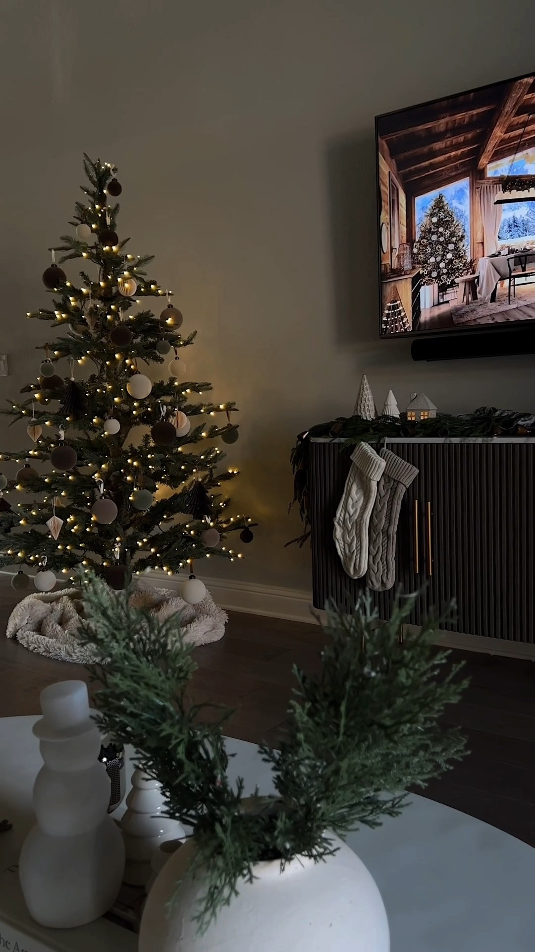 Neutral, cozy, christmas! 🤎🎄

#LTKHoliday #LTKhome