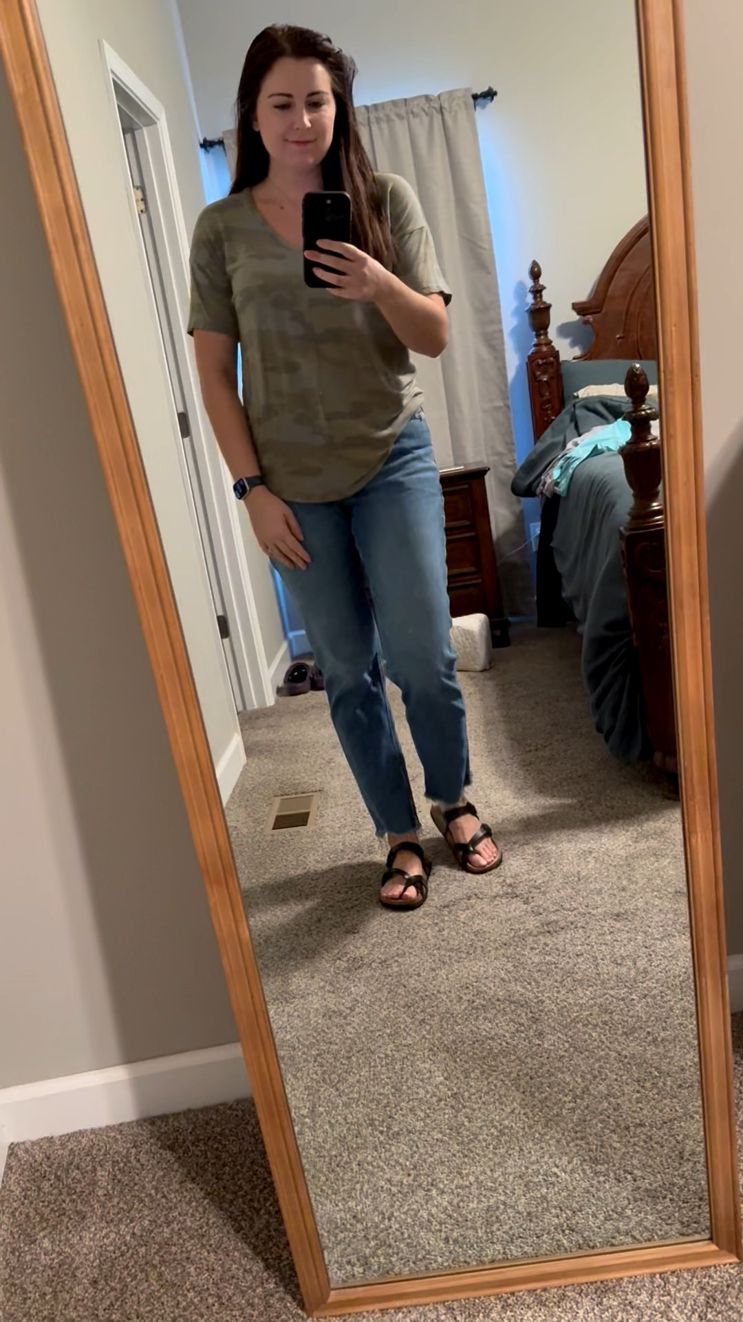 Thursday ootd
Casual outfit, work outfit, mom jeans