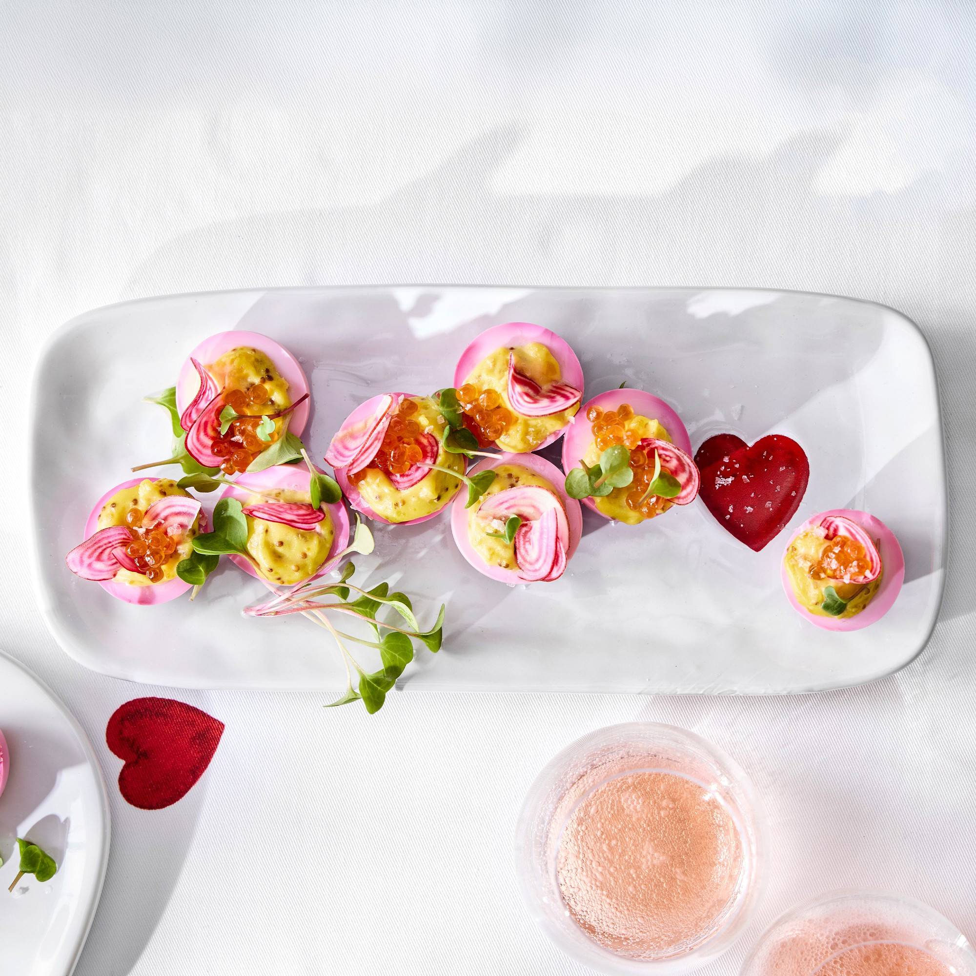 This is a serving platter designed to bring food to the table in a more intentional way.
Helpful if you like presenting snacks or desserts without needing extra styling.
Works well for casual hosting or small gatherings, unnecessary if you usually serve straight from cookware.


#LTKhome #LTKfinds #LTKshopping #EntertainingEssentials #TabletopUse #PracticalHome #EverydayHosting 

 