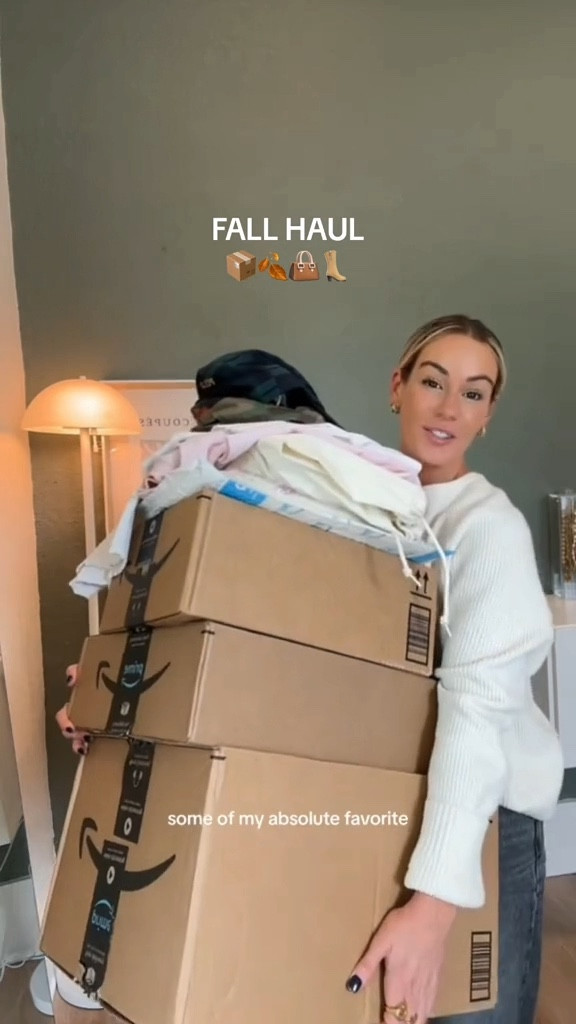 Amazon fall haul 👜👢🍂👖🧥

#LTKVideo #LTKShoeCrush #LTKSeasonal