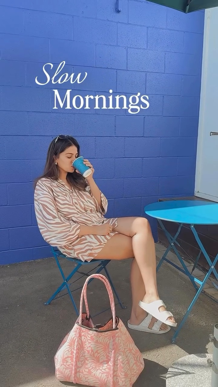 ☕ slow mornings, quiet coffee, and a little pause with nature 🌿

Wearing @piyama_co 
Lightweight tote bag @popupsbrand 

#slowmornings #slowliving #morningvibes #coffeetime #slowaesthetic #aestheticmornings #calmspaces #mindfulmoments #morningroutine #coffeelover #softgirlaesthetic #summermornings #summervibes