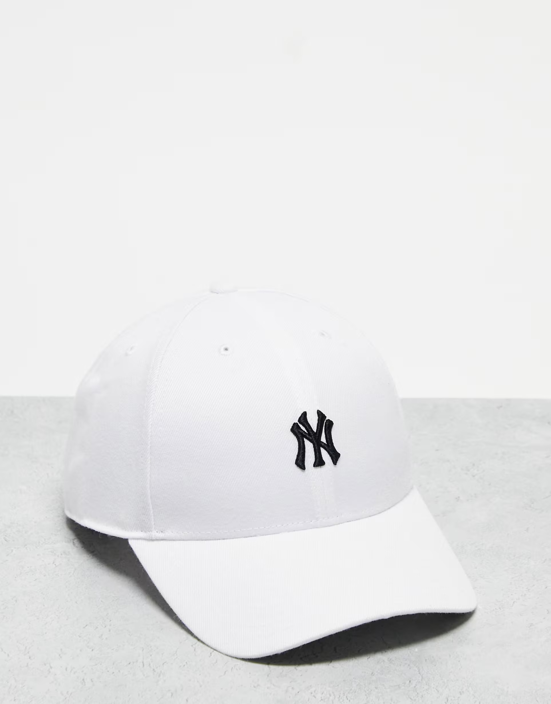 47 Brand MLB NY Yankees mini logo cap in white | ASOS (Global)