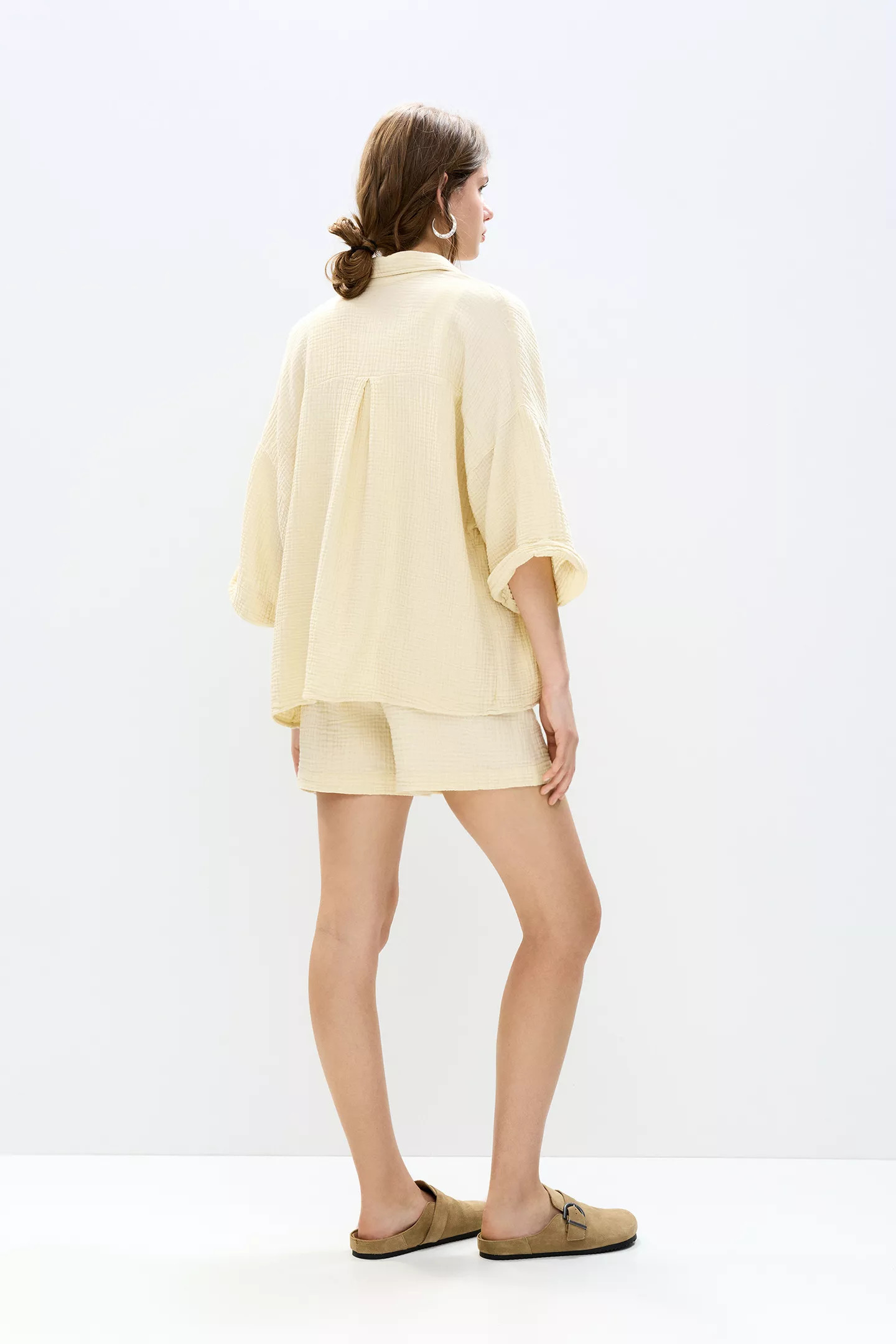 Textured short sleeve shirt | PULL and BEAR UK