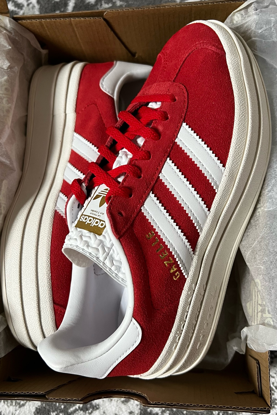 ❤️‍🔥 Love the pop of red and the platform in these! I think they’d look so cute for sports games or just to add something to an outfit. Pair with jeans and sweaters, graphic tees, ruffle socks, leather jacket and jeans, satin maxi skirts, etc. Classic red and I don’t have anything like them!

I sized down half - usually a 6 and got a 5.5!

I got them from FarFetch, but I linked some from another site - hopefully they stay in stock, but they go quickly! 

#adidas #adidasgazelle #platformsneakers #fallsneaker #redgazelles