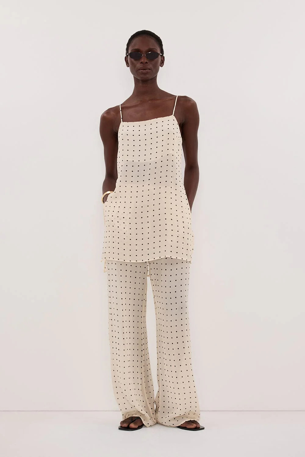 VANESSA SANDSTONE SLEEVELESS SPOT CAMI TOP | DISSH