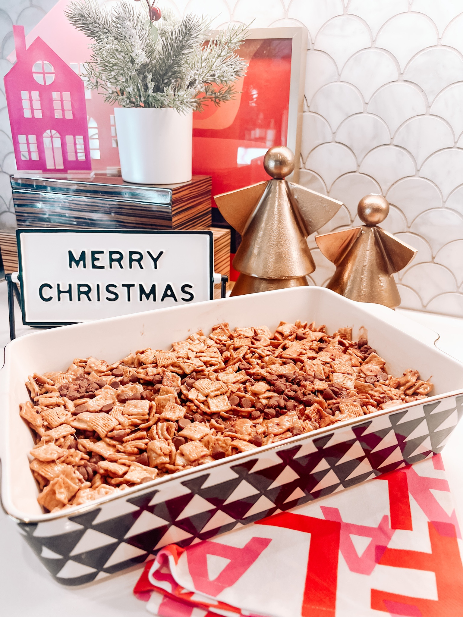 when the gooey gets good!! made these golden graham s’mores bars for a fun Friendsgiving and they didn’t disappoint… super easy, oh so tasty and of course perfect for crowds! 
 

#LTKSeasonal #LTKhome #LTKHoliday