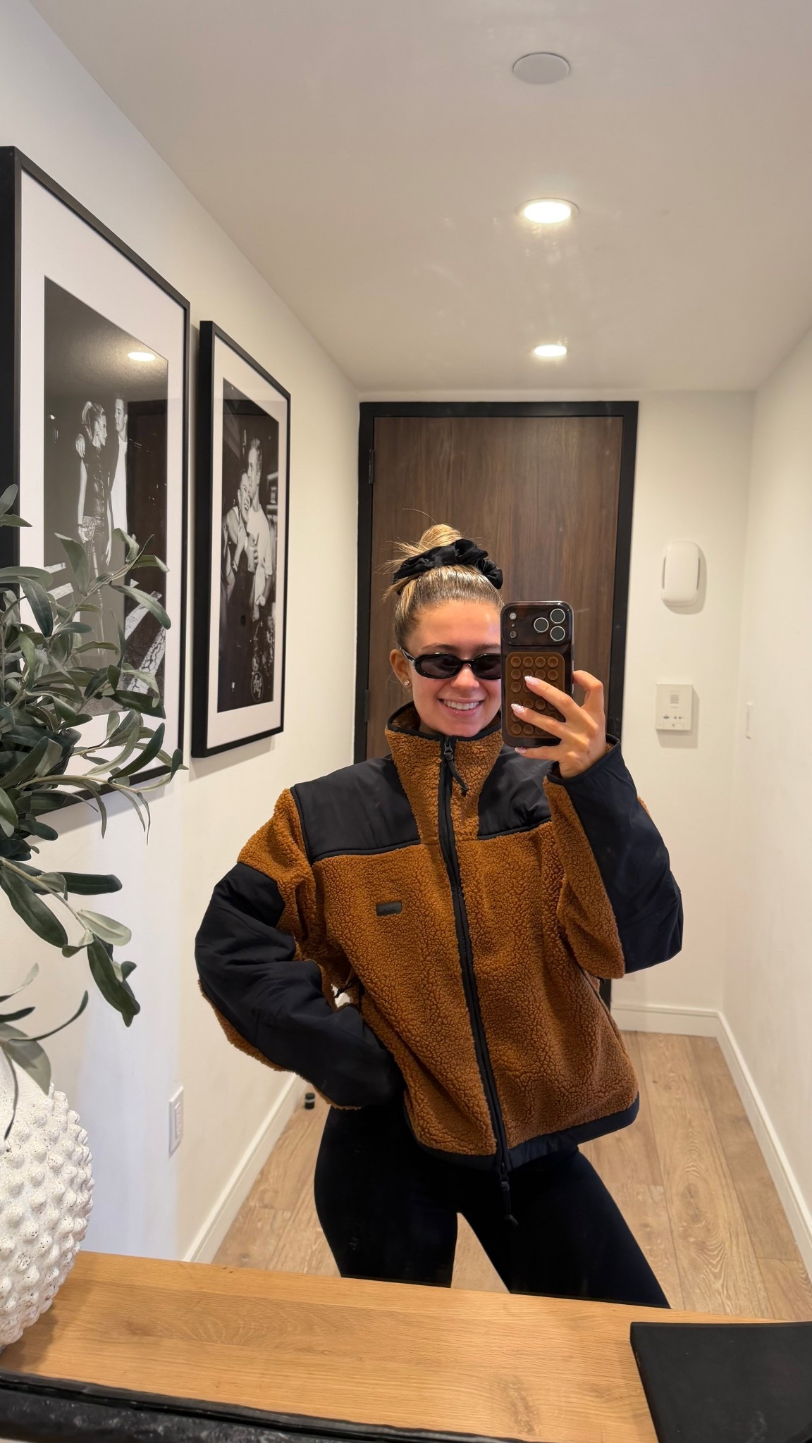 another nyc ootd 🖤 obsessed with this zip up from skims 

#LTKmorningroutine #LTKootd #LTKSeasonal