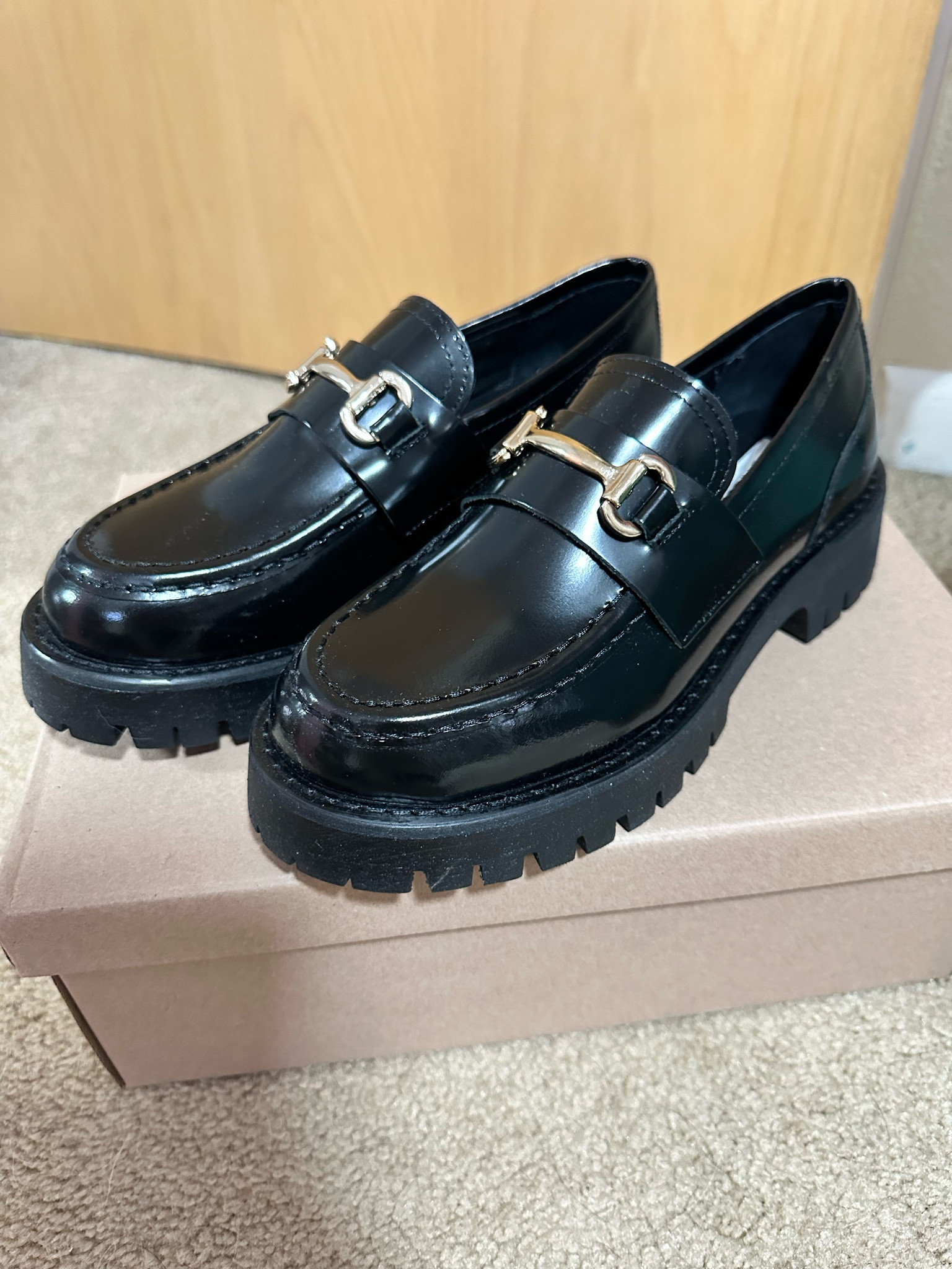 Finally found the perfect black loafers for fall/winter! Little bit of a platform and I love the gold details ✨ Tts 7 + currently on sale! // shop them below :) 

#LTKstyletip #LTKshoecrush #LTKSeasonal